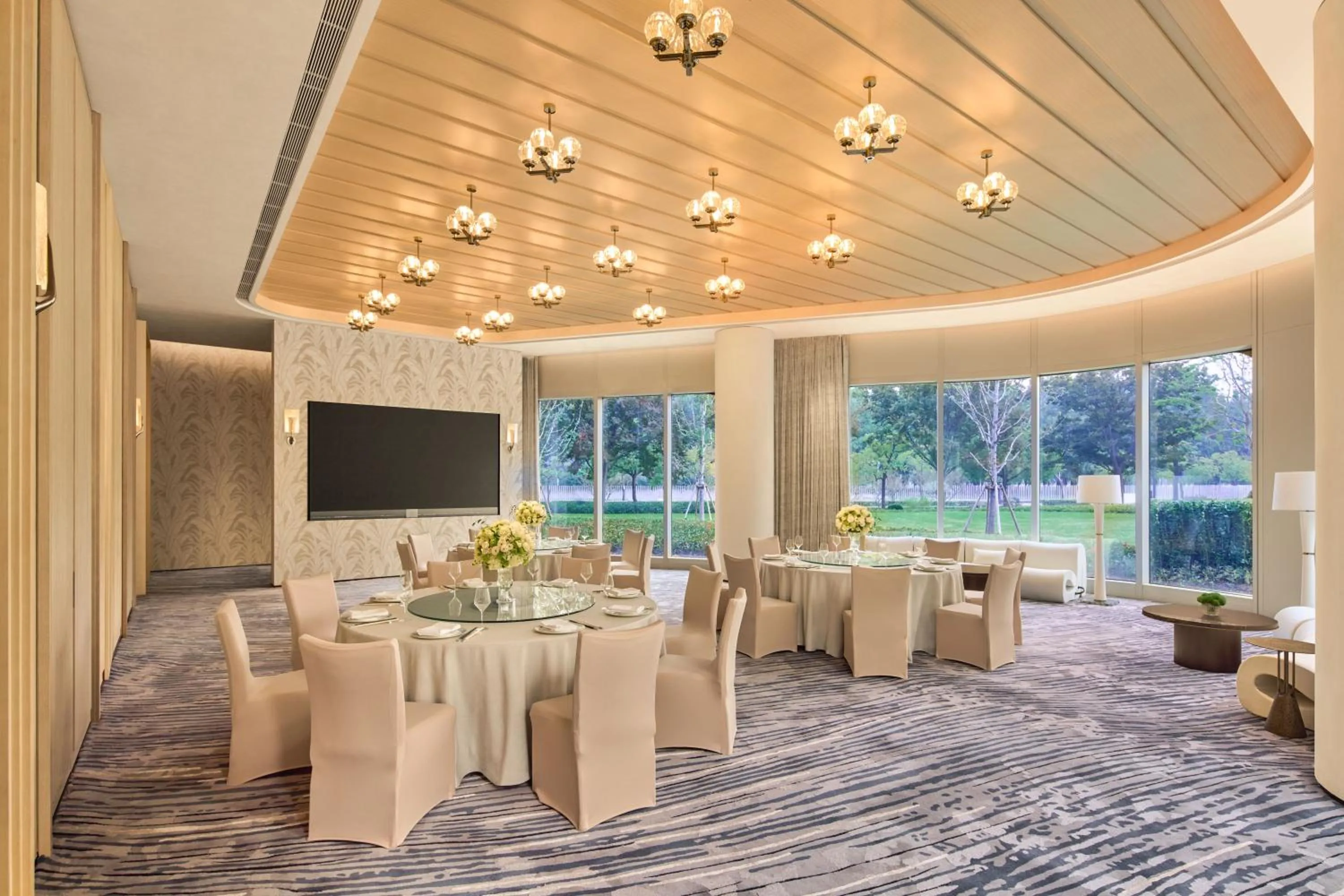 Area and facilities in Waldorf Astoria Shanghai Qiantan