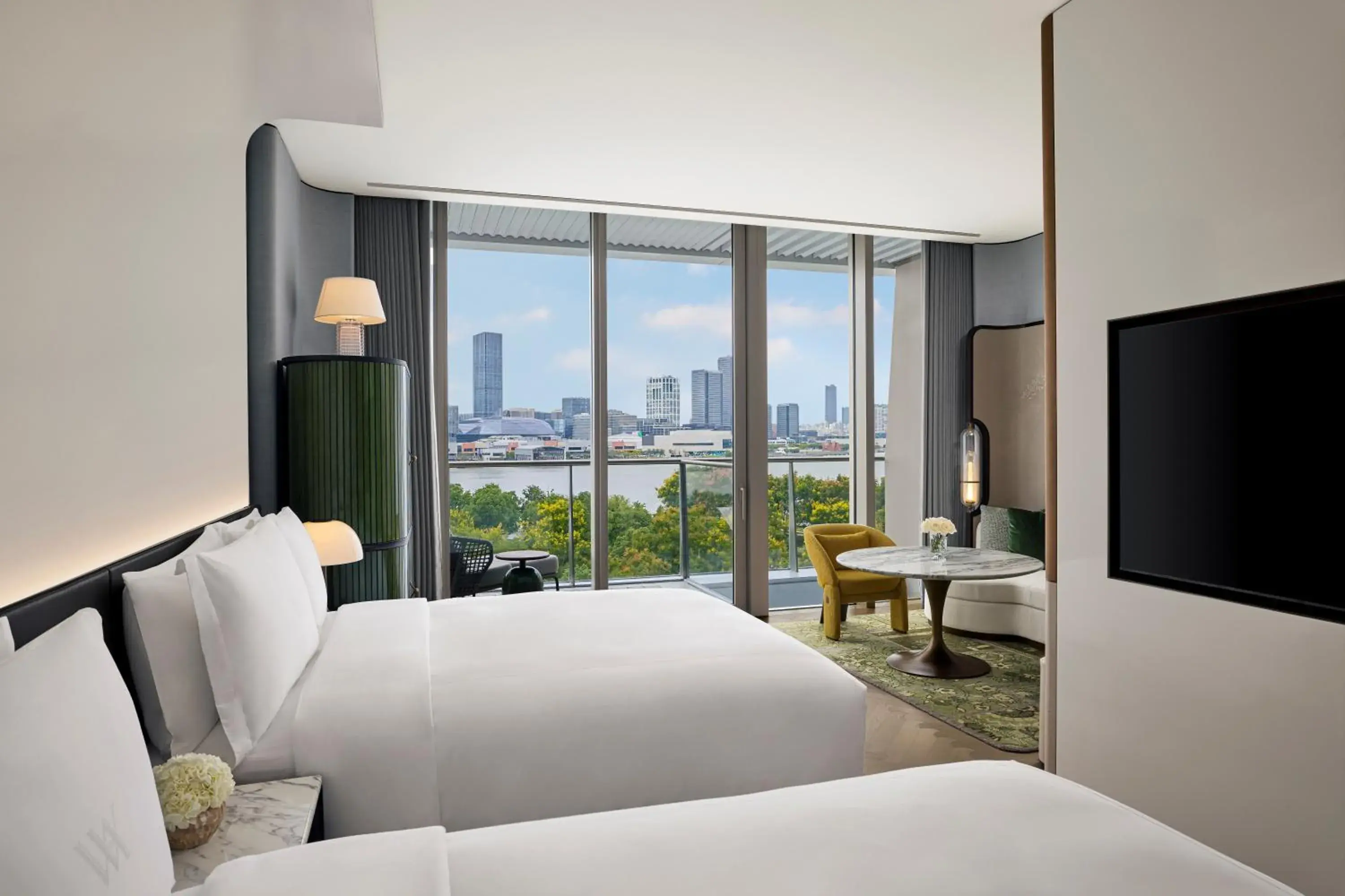 Deluxe Queen Room with Two Queen Beds and River View in Waldorf Astoria Shanghai Qiantan Deluxe Queen Room with Two Queen Beds and River View in Waldorf Astoria Shanghai Qiantan