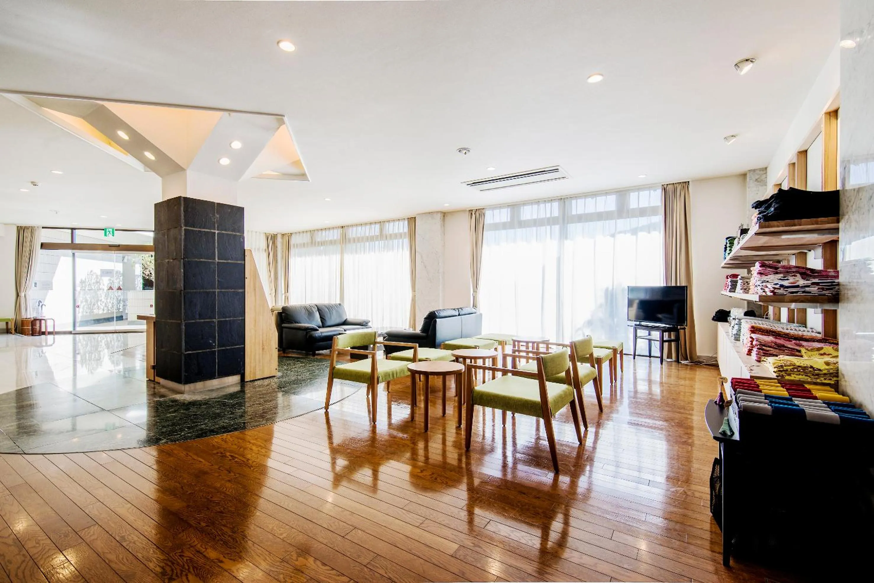 Communal lounge/ TV room in Lectore Atami Koarashi - TKP Hotels & Resorts
