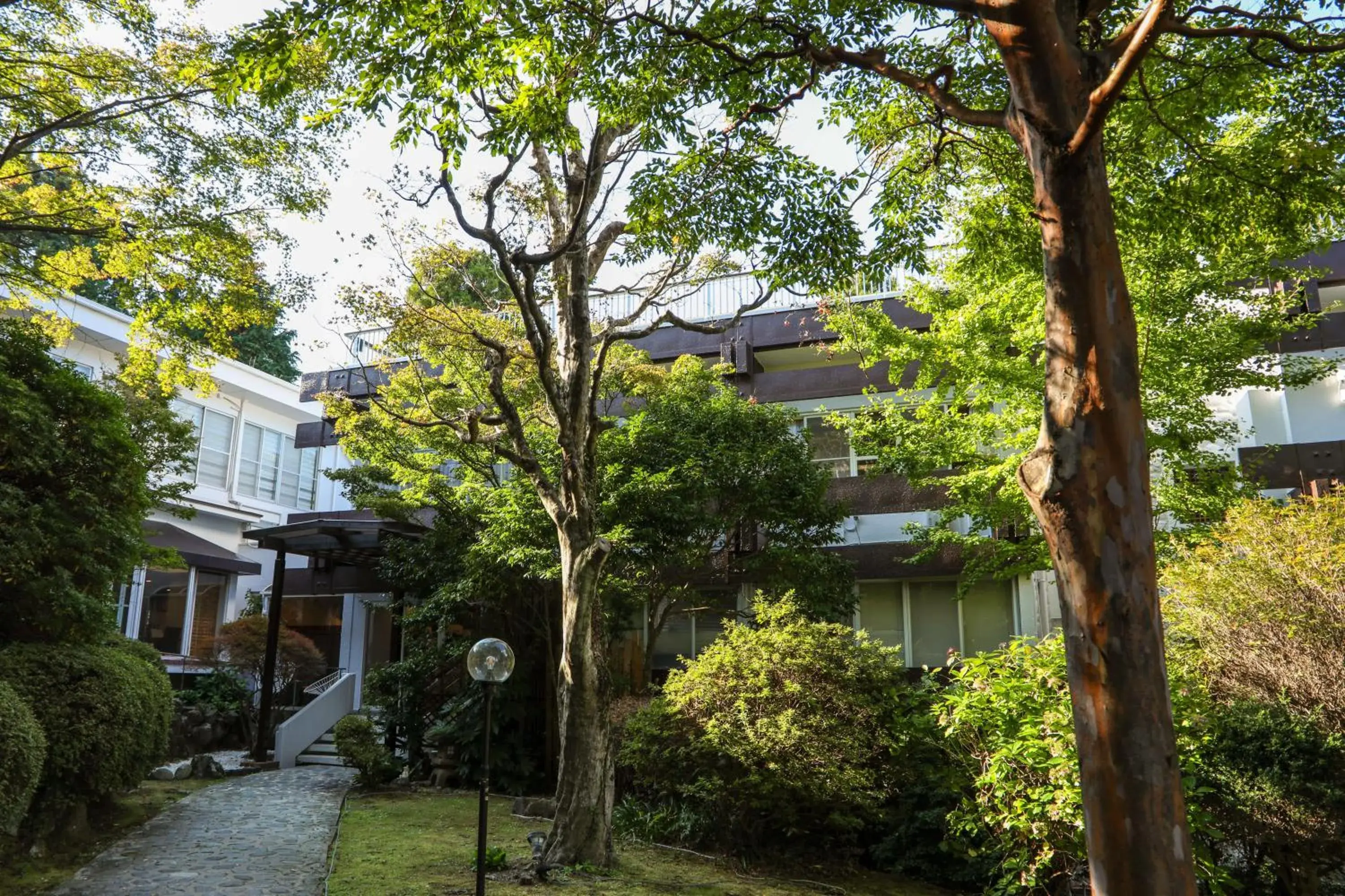 Property building in TKP Lectore Hakone Gora Property building in TKP Lectore Hakone Gora