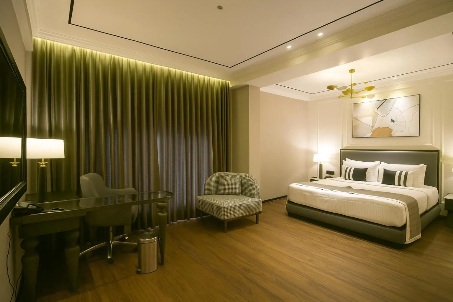 Photo of the whole room, Bed in Aauris