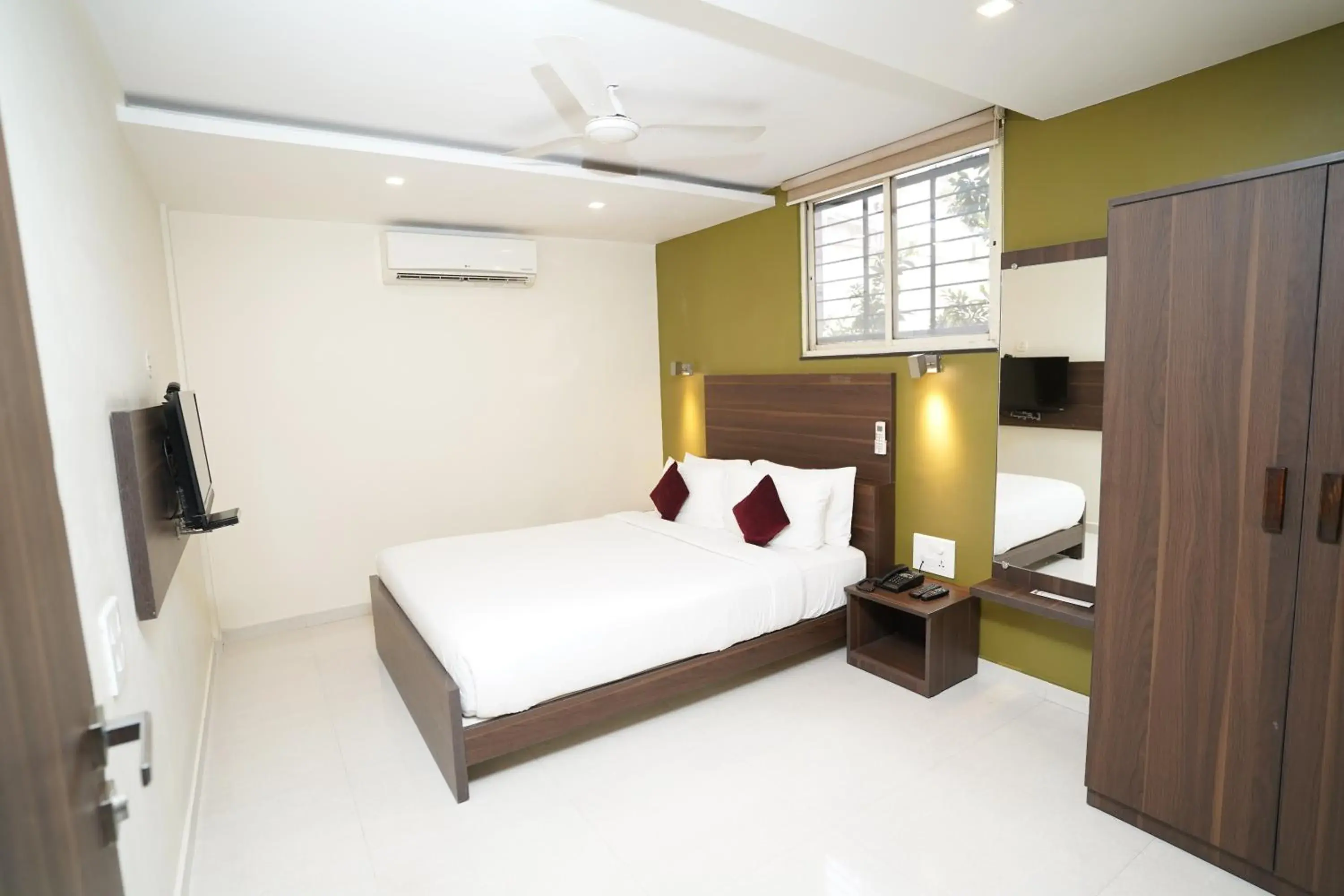 One-Bedroom Suite in Hotel Metropolis One-Bedroom Suite in Hotel Metropolis