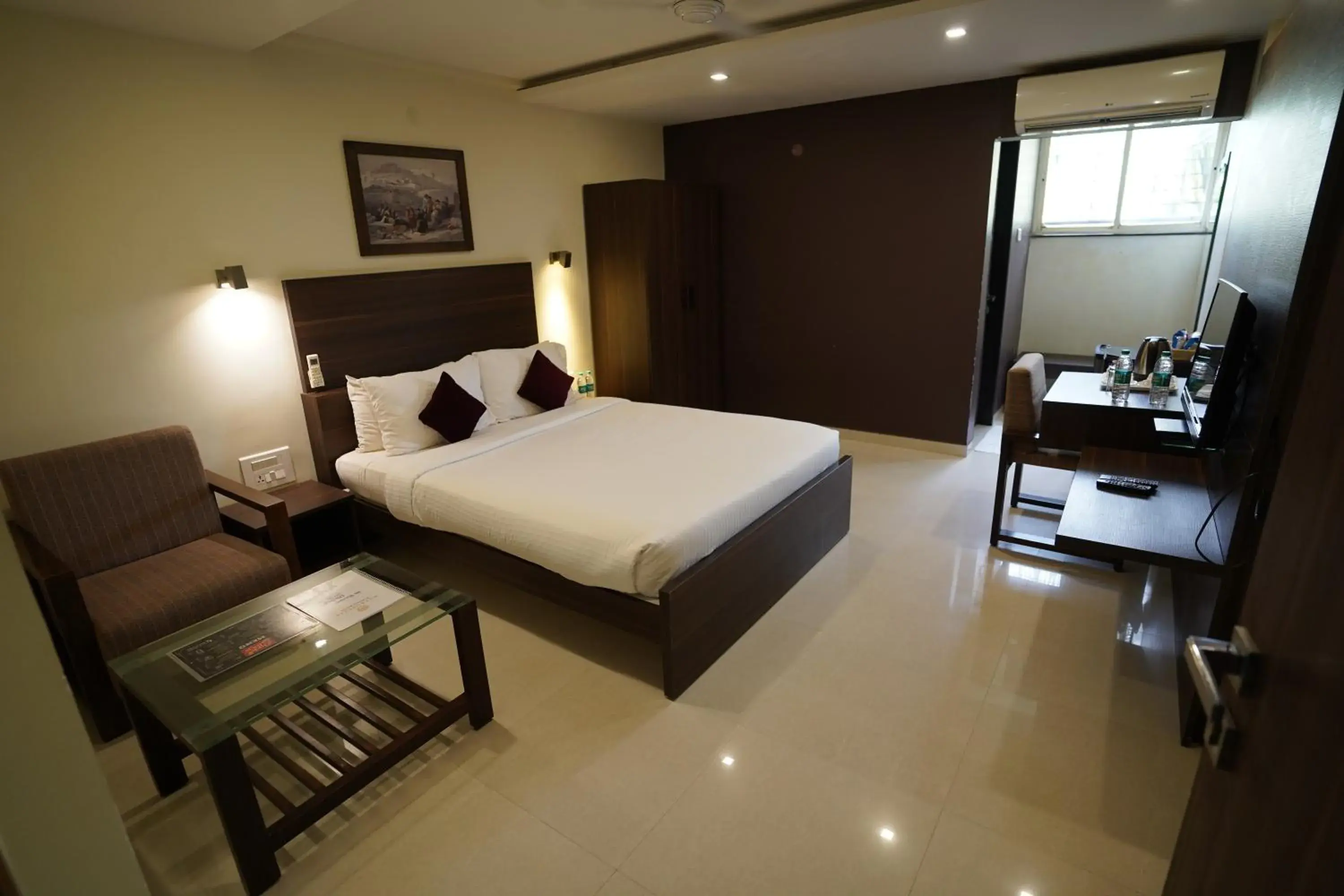 Deluxe Queen Room in Hotel Metropolis Deluxe Queen Room in Hotel Metropolis