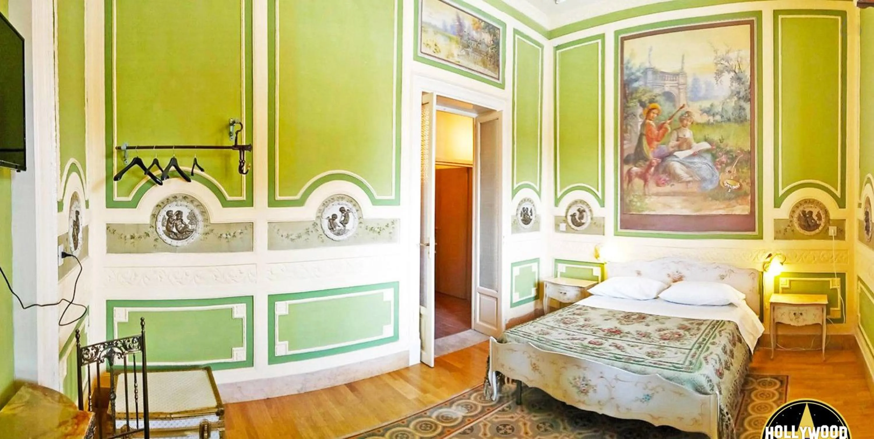 Photo of the whole room, Bed in Hollywood Inn Palermo