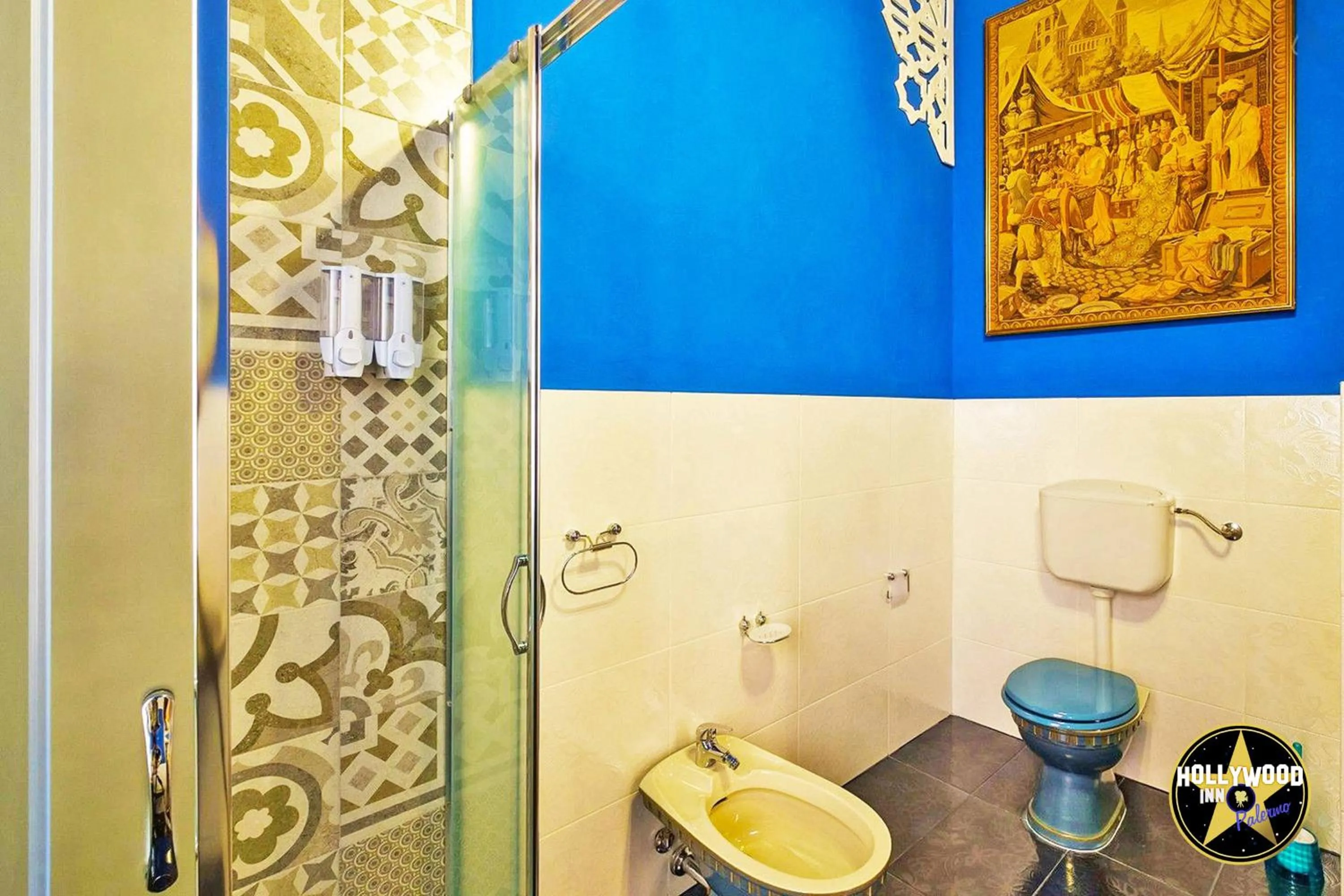 Shower in Hollywood Inn Palermo