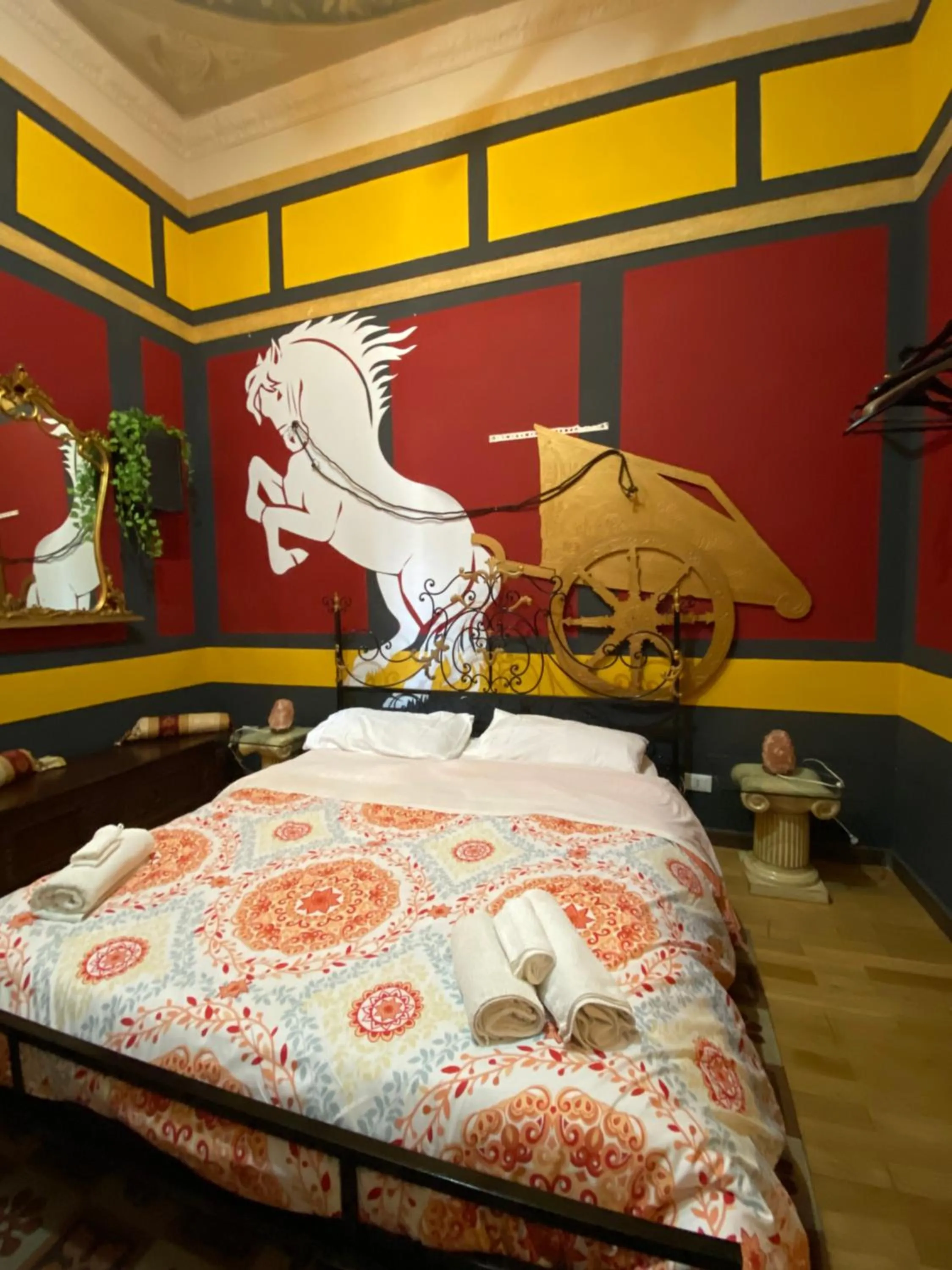 Photo of the whole room, Bed in Hollywood Inn Palermo