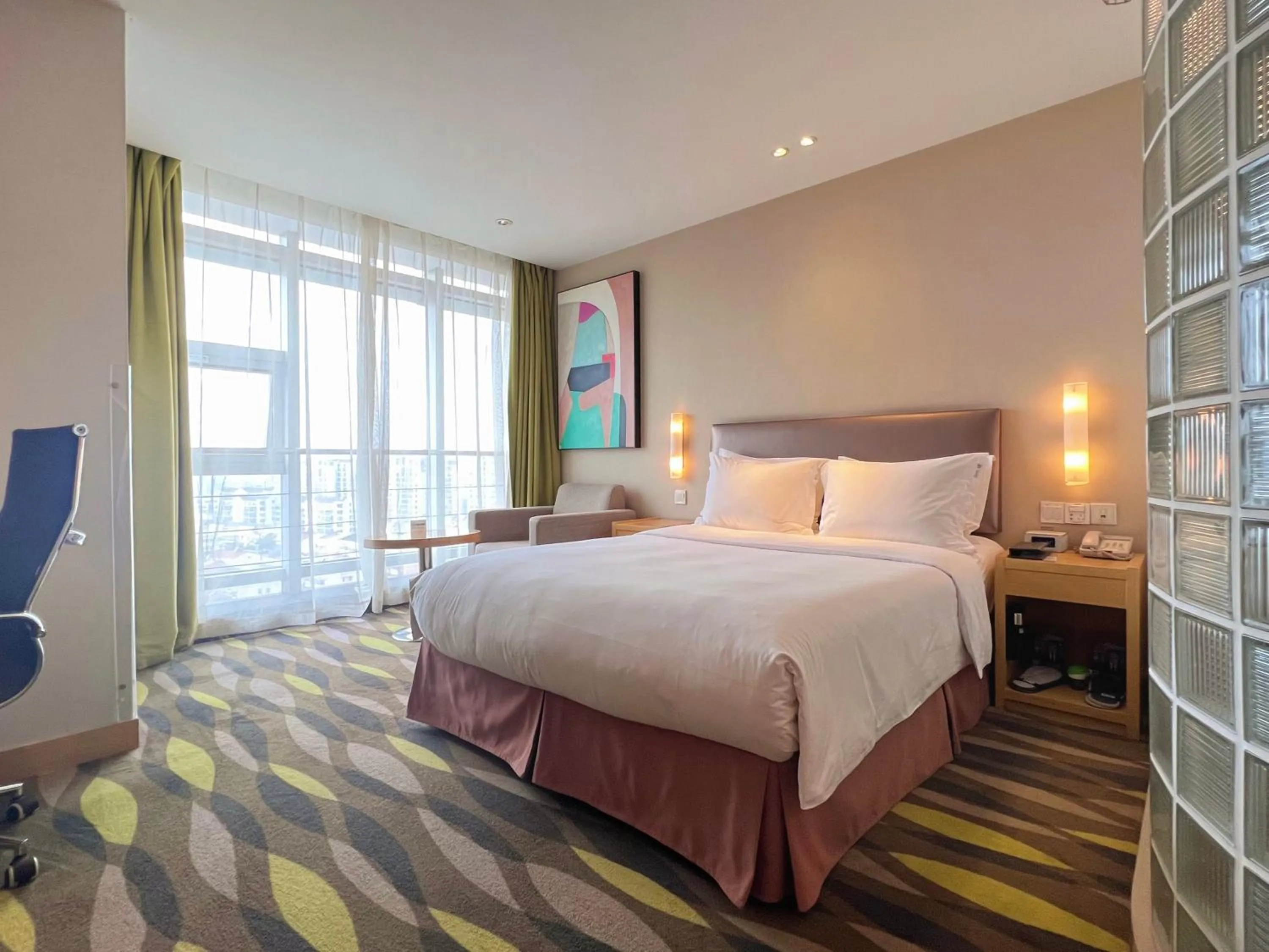 Photo of the whole room, Bed in Holiday Inn Express Changzhou Lanling by IHG