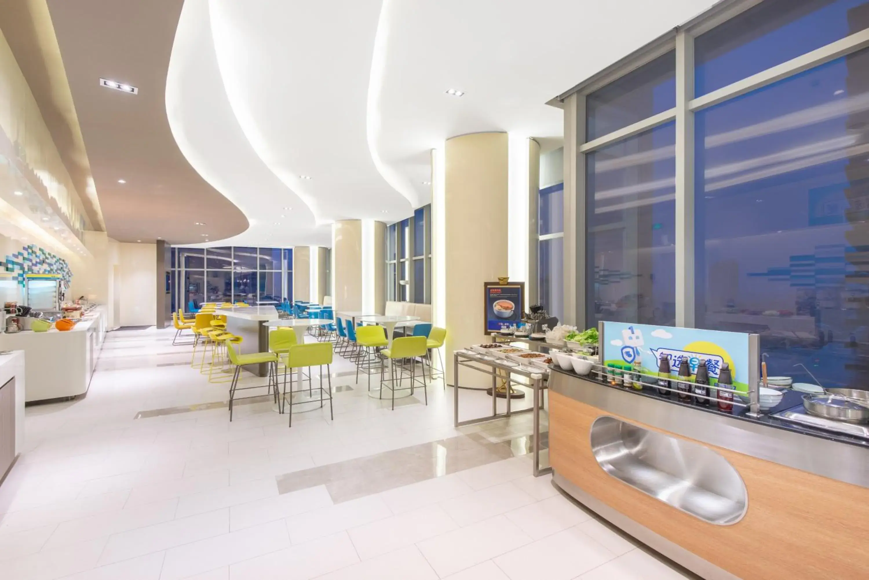 Property building in Holiday Inn Express Changzhou Lanling by IHG Property building in Holiday Inn Express Changzhou Lanling by IHG