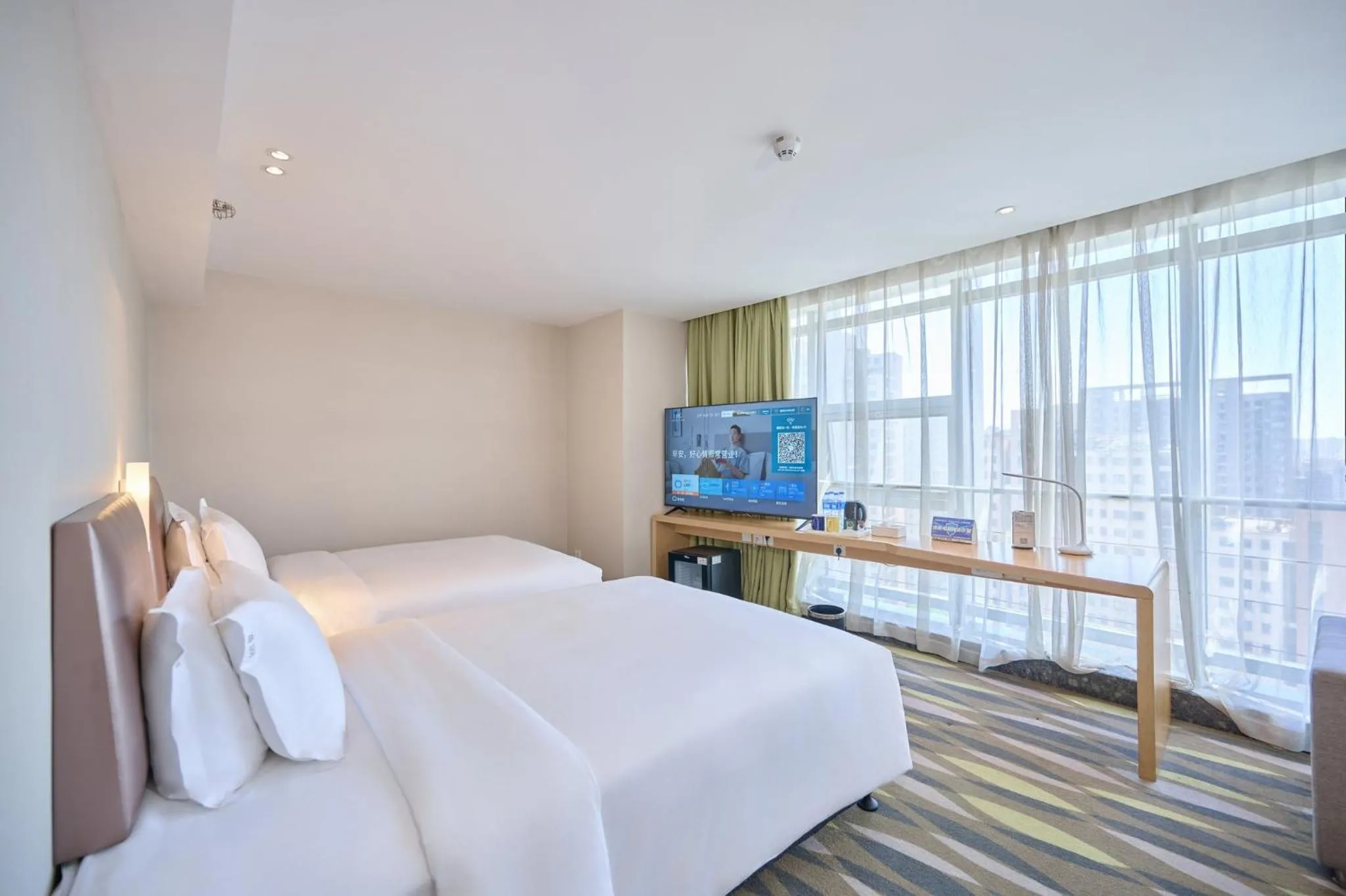 Photo of the whole room, Bed in Holiday Inn Express Changzhou Lanling by IHG