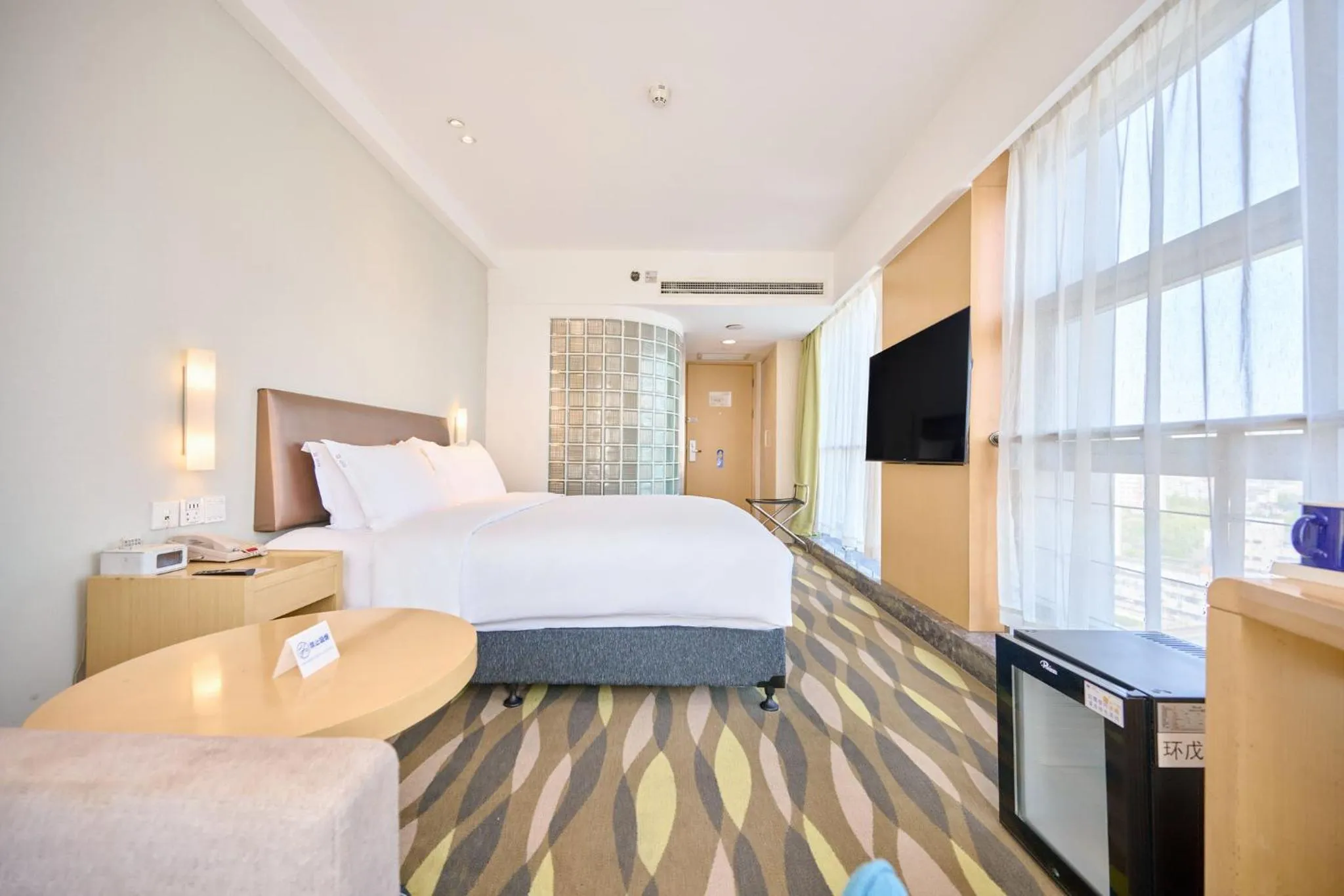 Photo of the whole room, Bed in Holiday Inn Express Changzhou Lanling by IHG