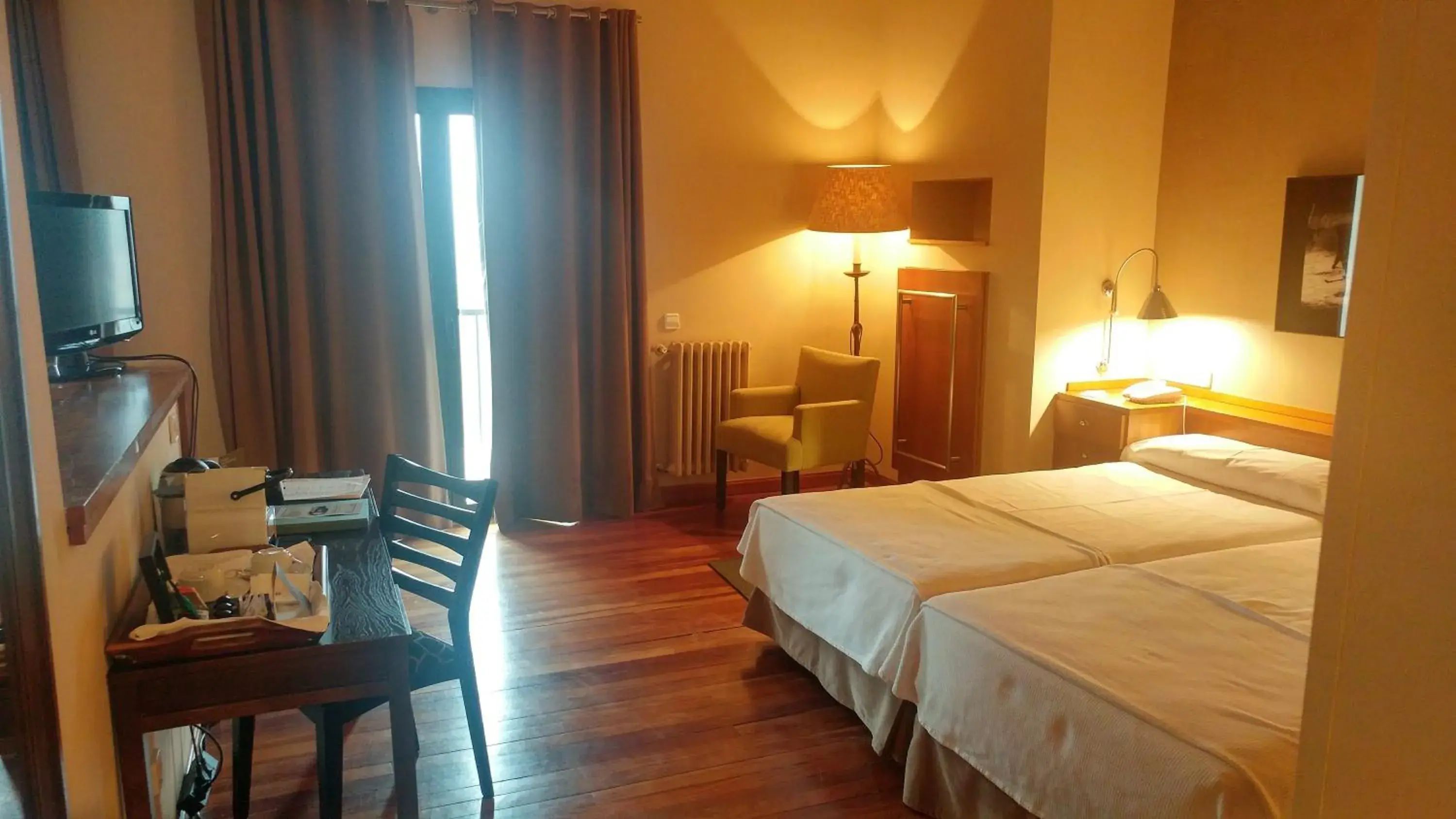 Photo of the whole room, Bed in Parador de Vielha Photo of the whole room, Bed in Parador de Vielha