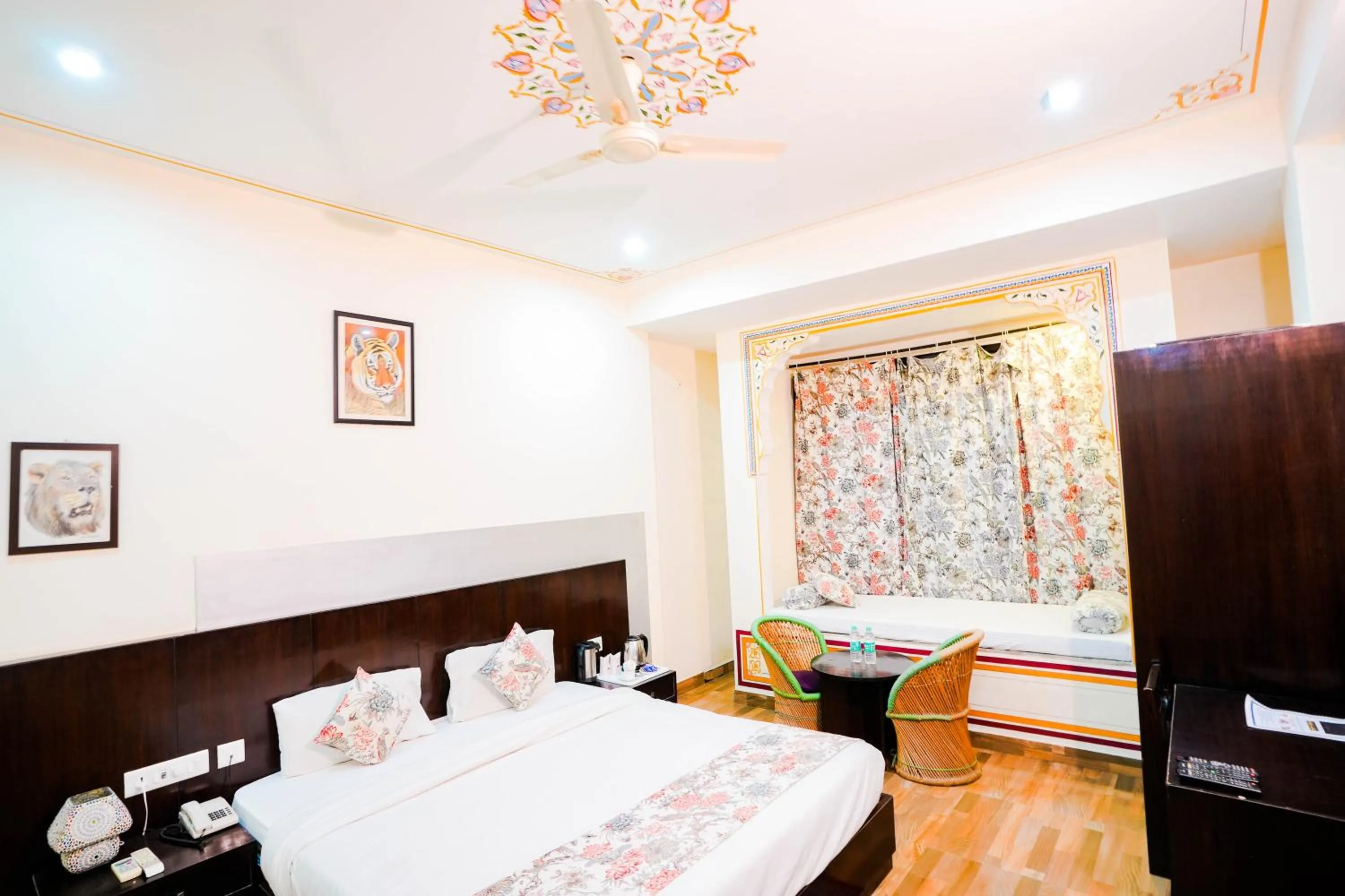 Bed in Rajputana Heritage