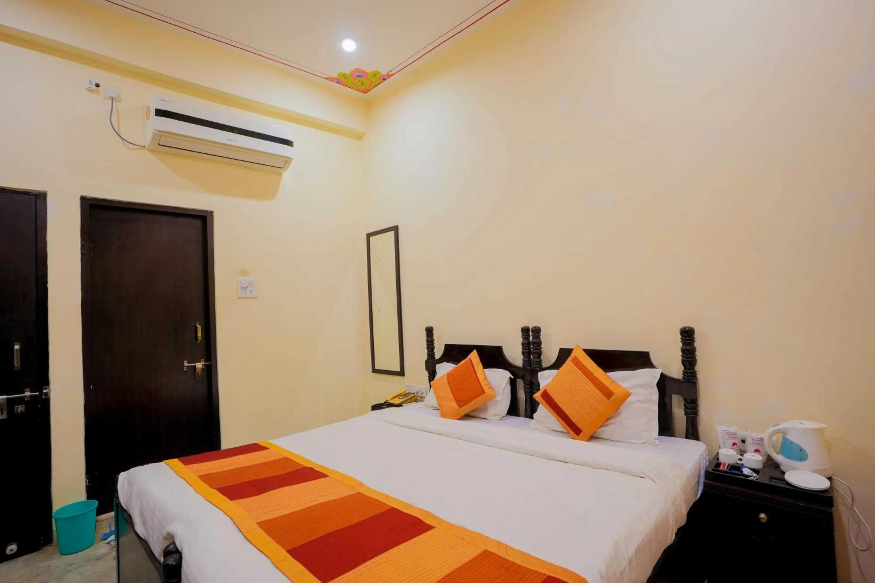 Bed in Rajputana Heritage