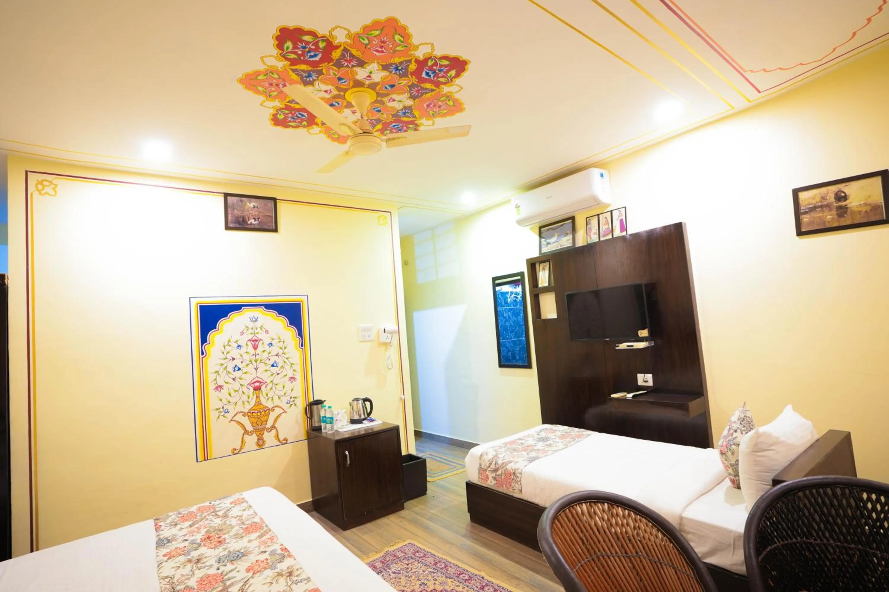 Bed in Rajputana Heritage