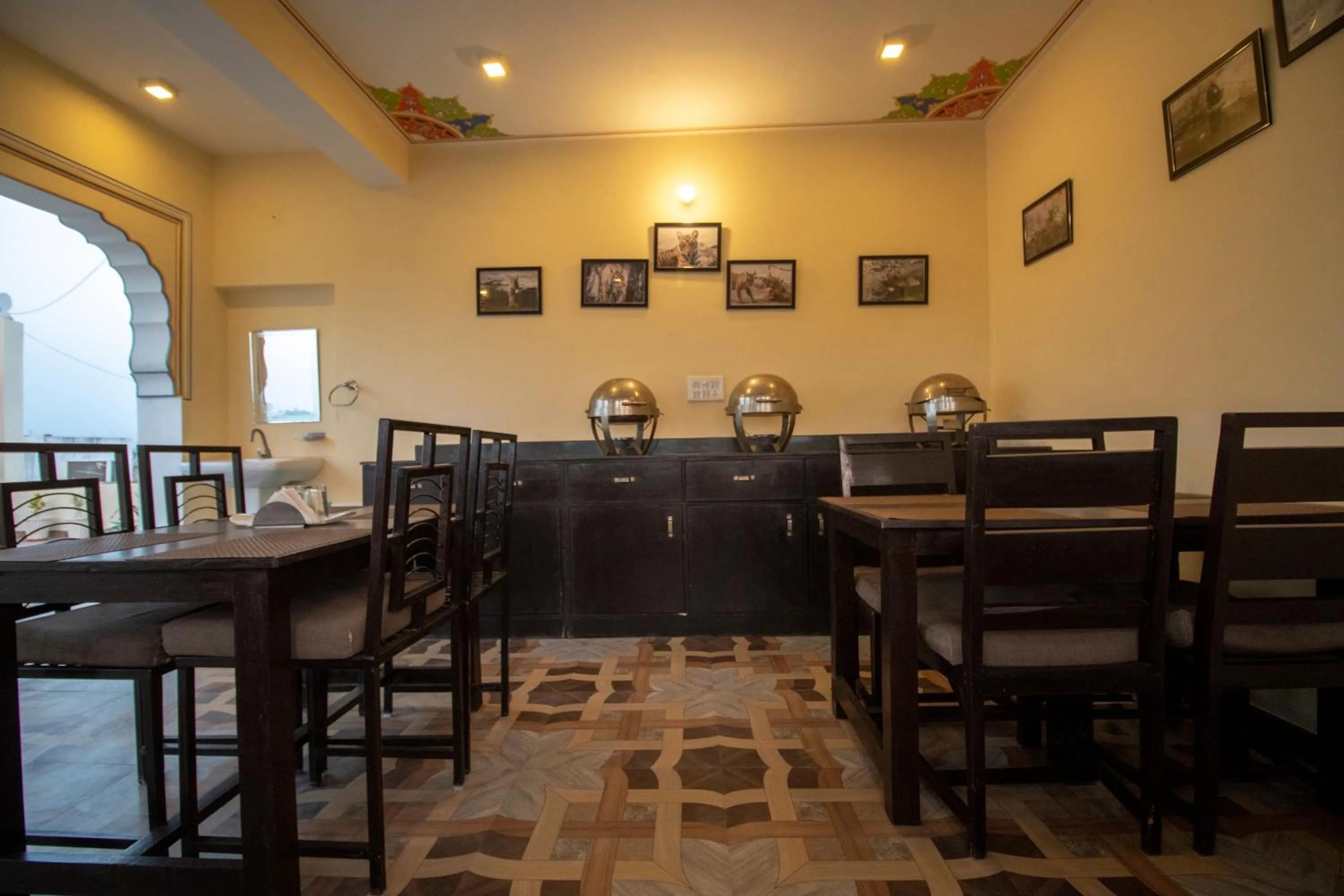 Restaurant/places to eat in Rajputana Heritage