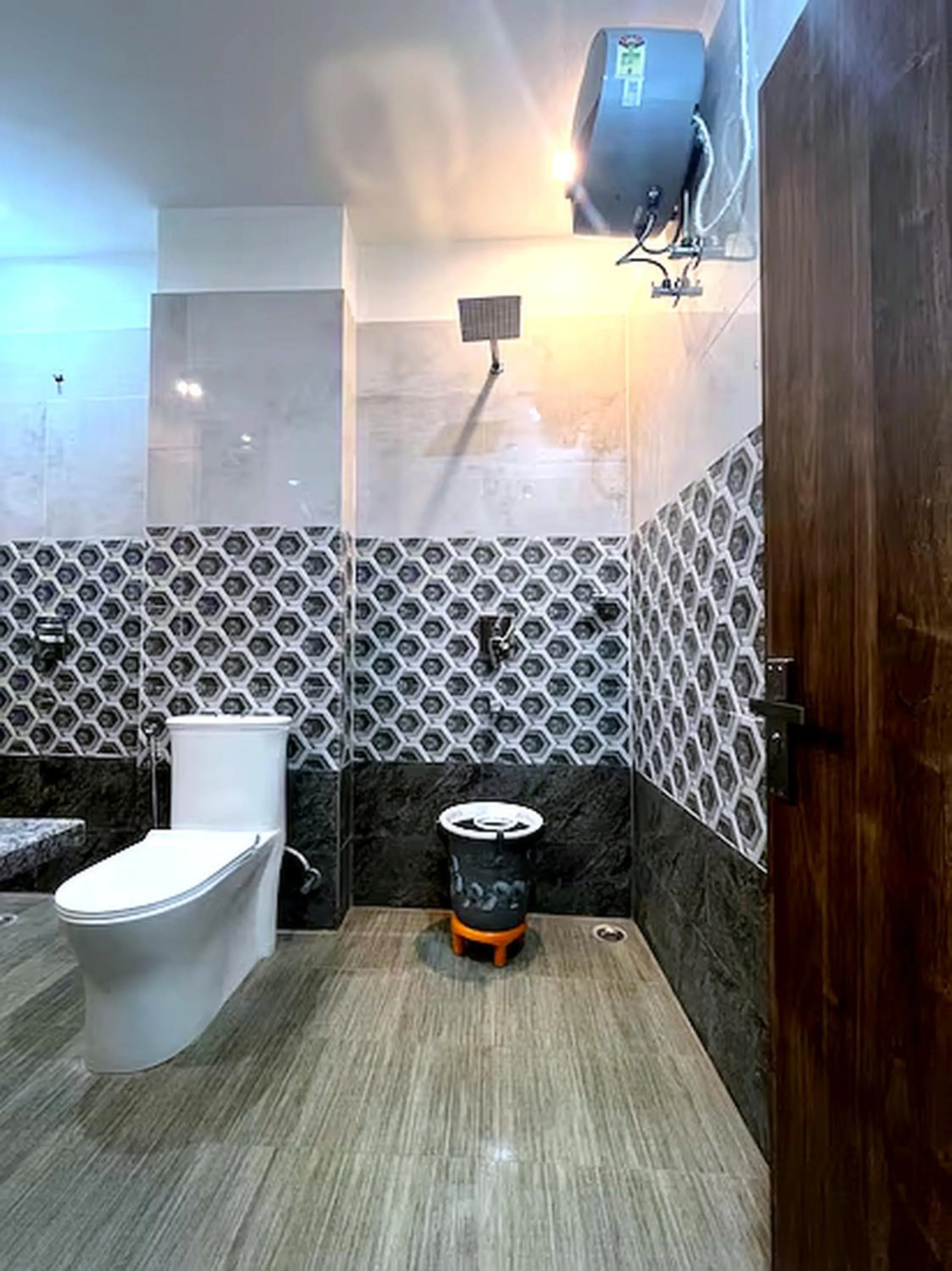 Toilet in JB Square Resort, Ayodhya