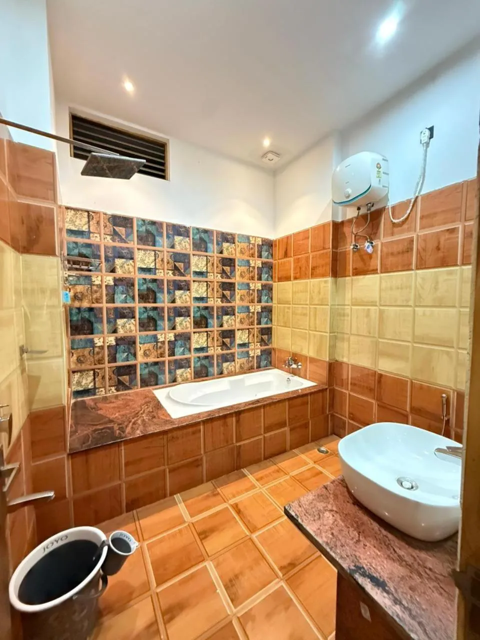 Toilet in JB Square Resort, Ayodhya