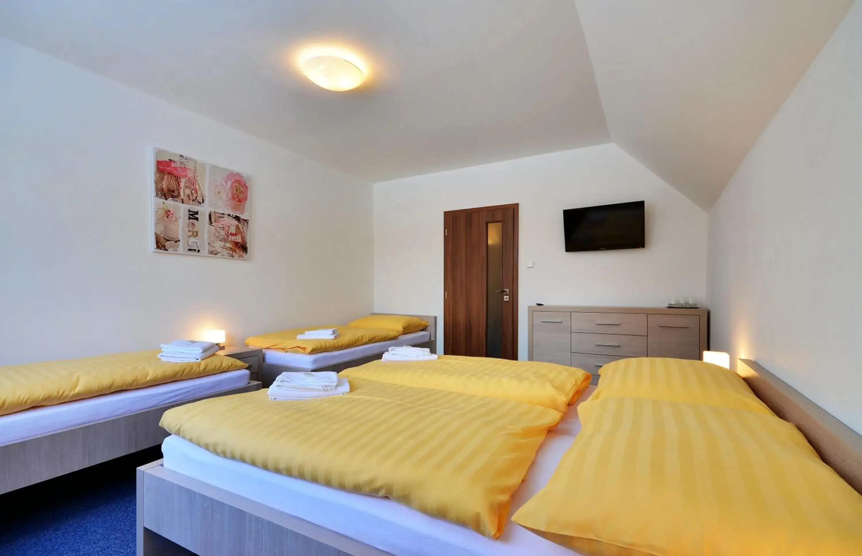 Quadruple Room with Mountain View in Penzion Neubauer Quadruple Room with Mountain View in Penzion Neubauer