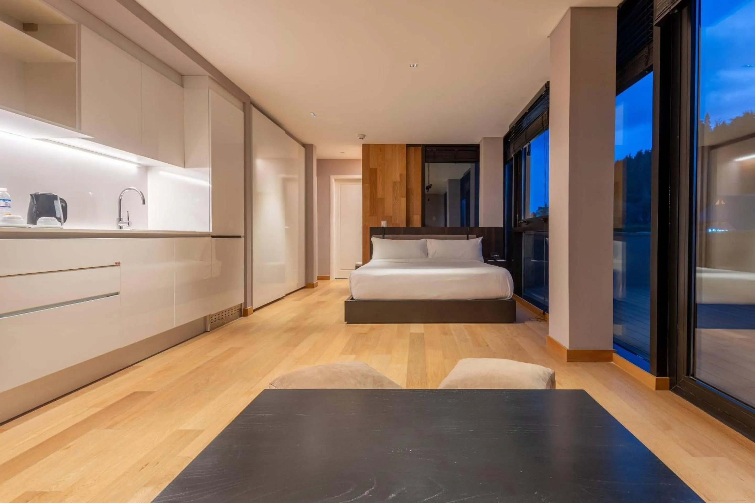 Bedroom, Bed in Radisson Blu Bariloche