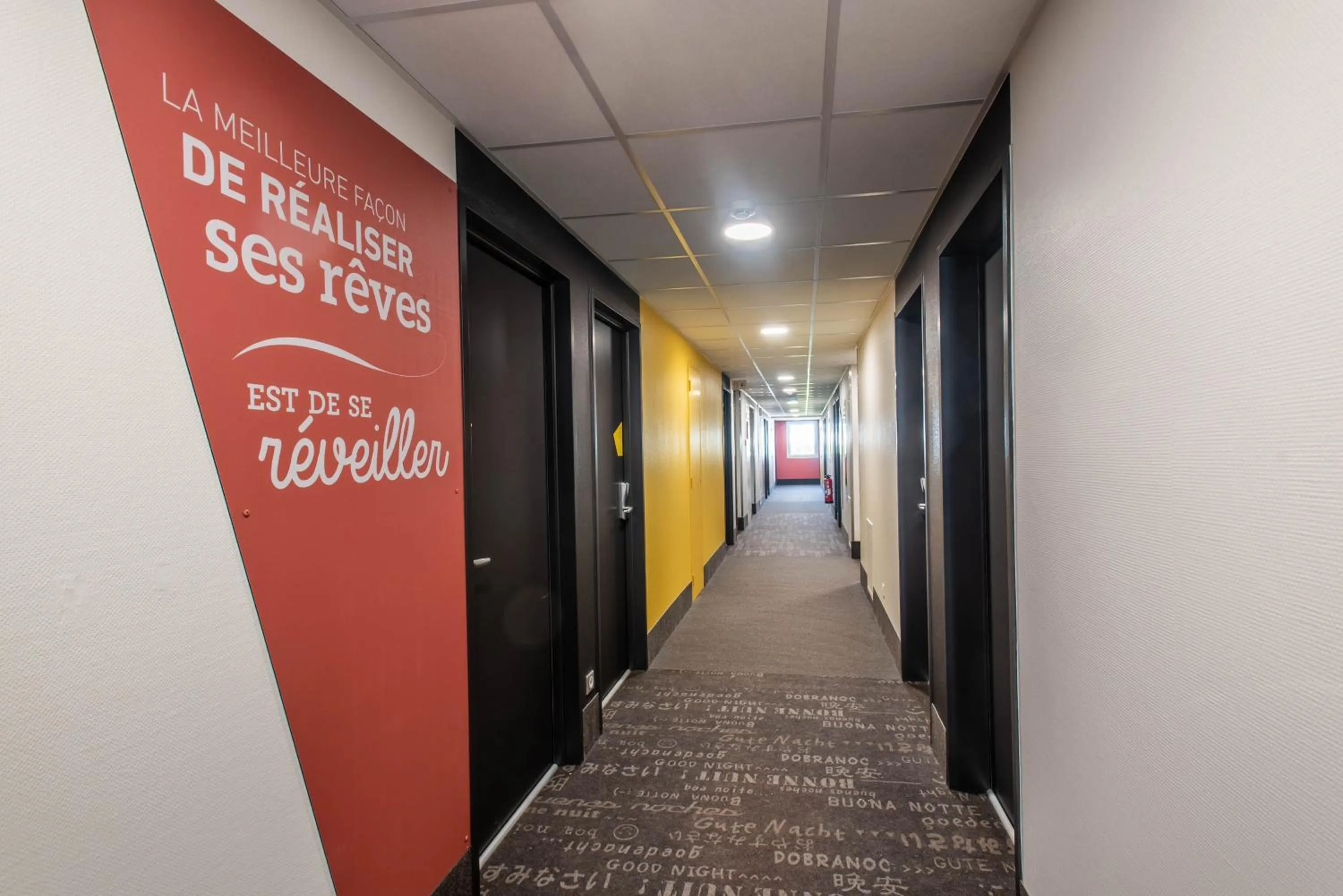 Decorative detail in B&B HOTEL Vannes Ouest Golfe du Morbihan