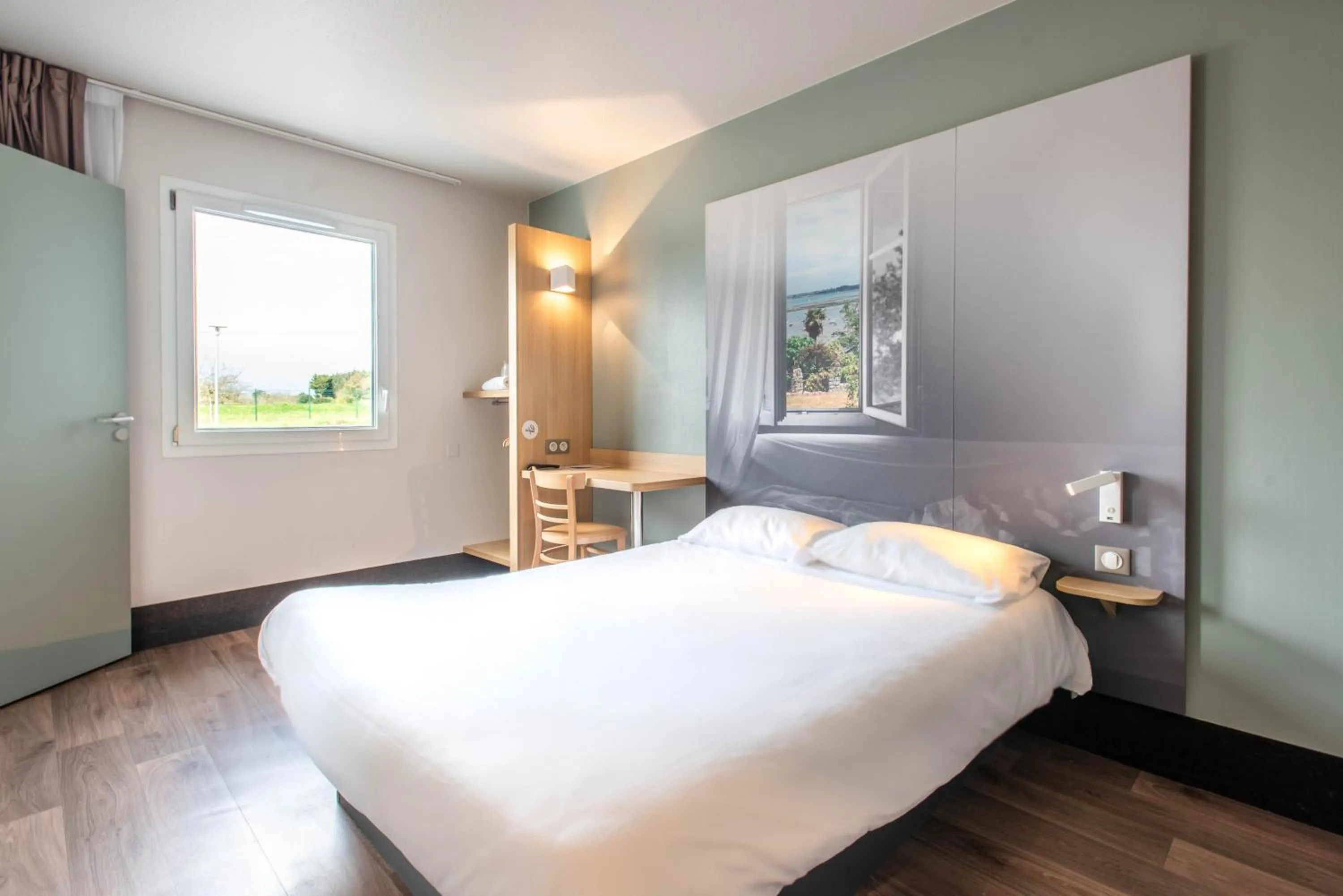 Bedroom, Bed in B&B HOTEL Vannes Ouest Golfe du Morbihan