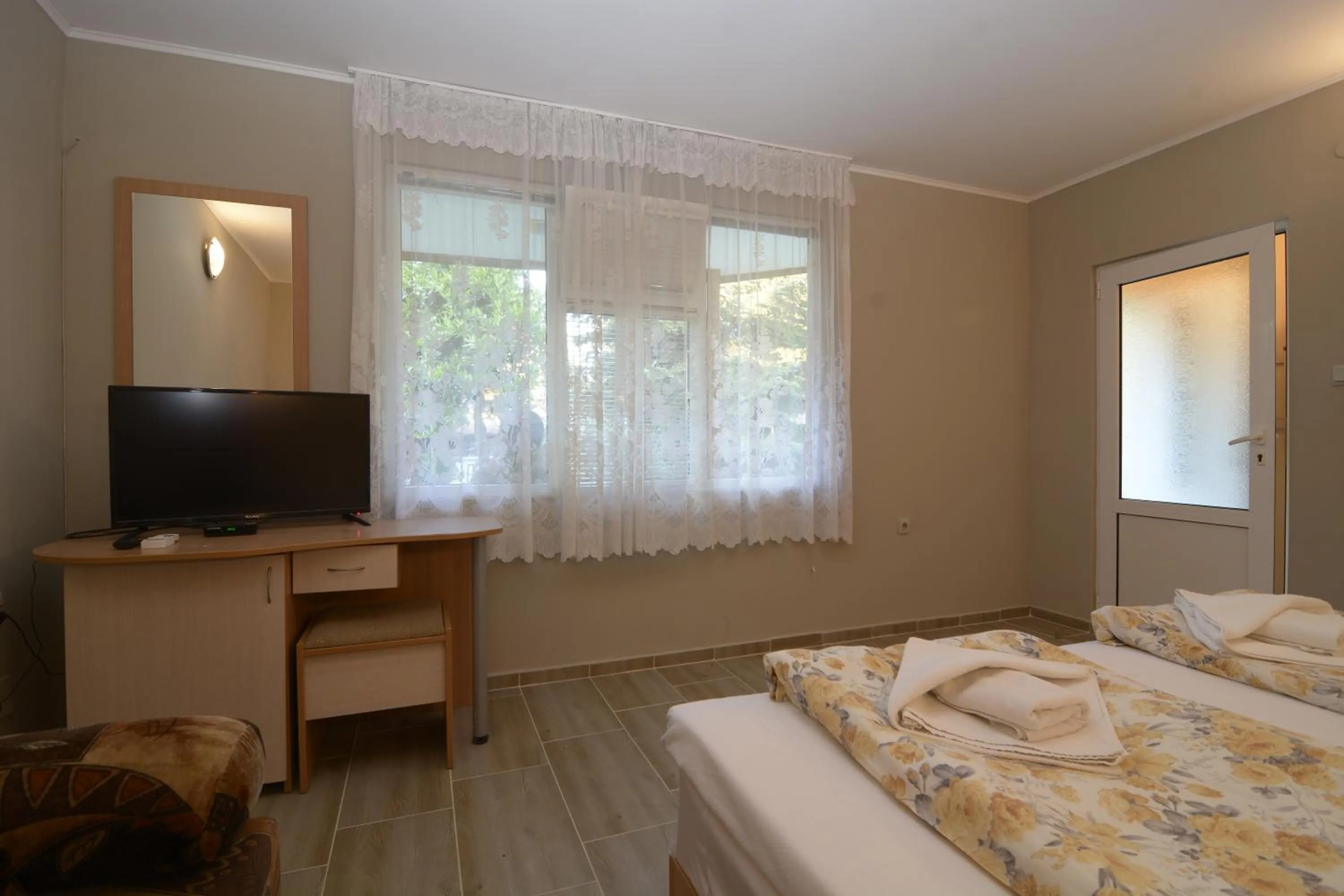 Property building, Bed in Atlantic Complex Ravda