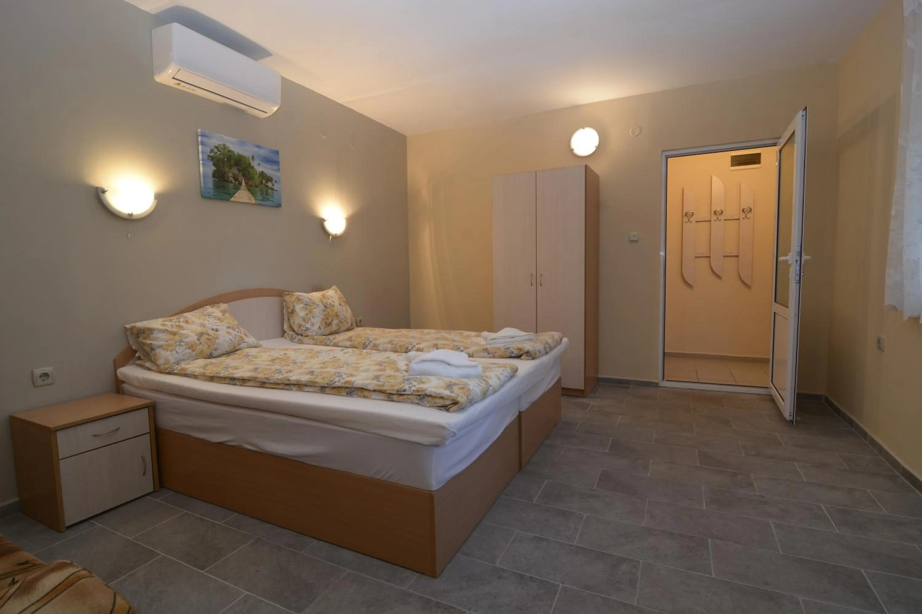 Property building, Bed in Atlantic Complex Ravda