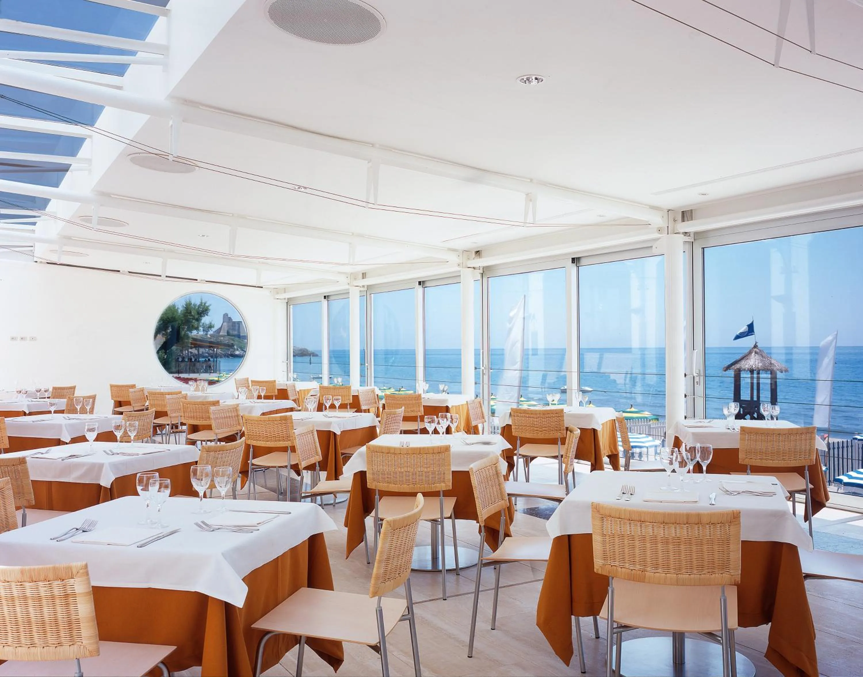 Restaurant/places to eat in Hotel Amyclae