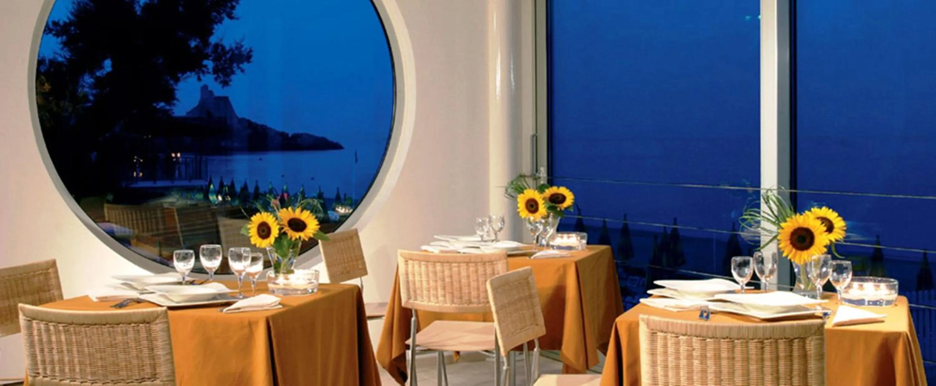 Restaurant/places to eat in Hotel Amyclae