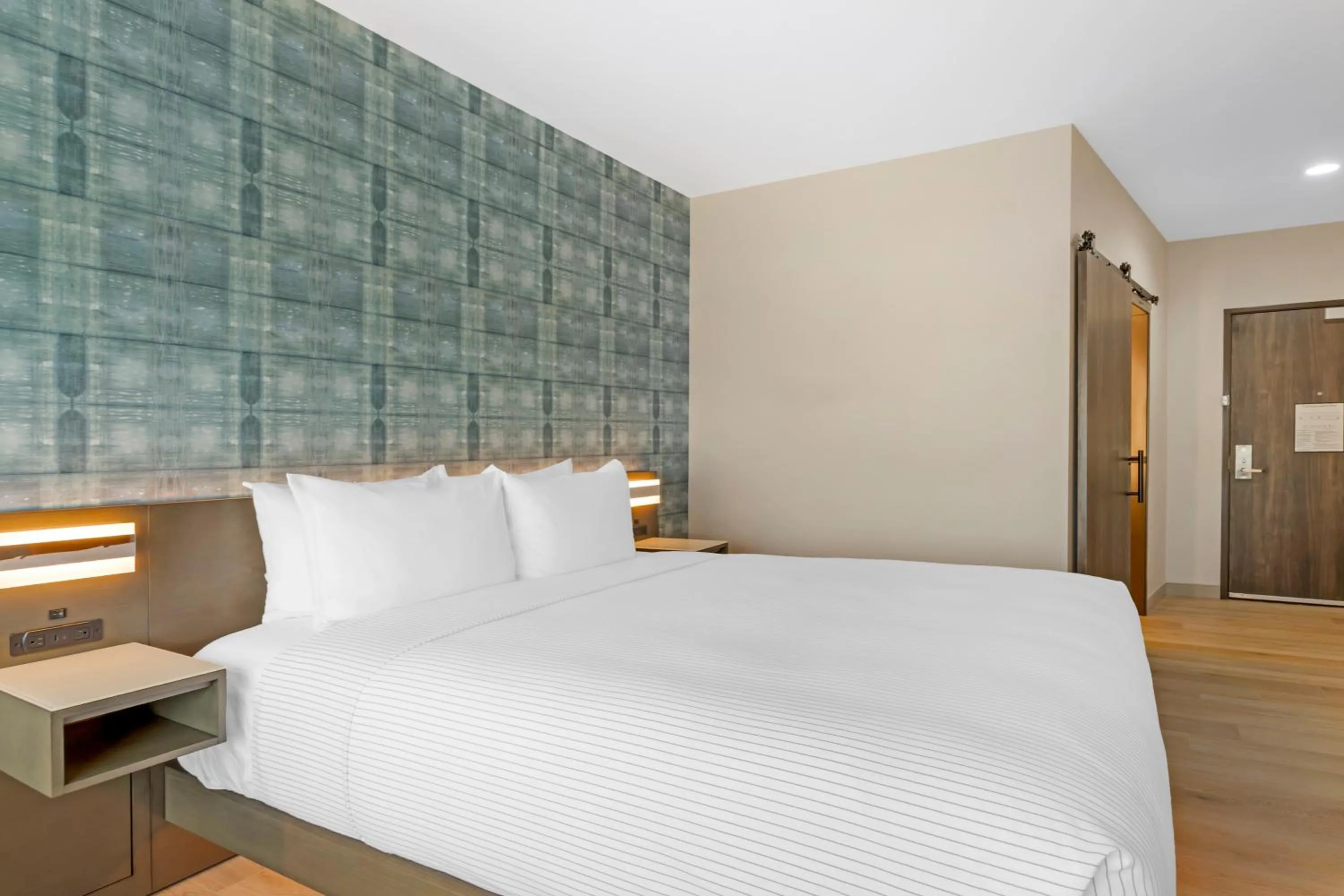 Bed in Cambria Hotel Fort Worth - Medical Center