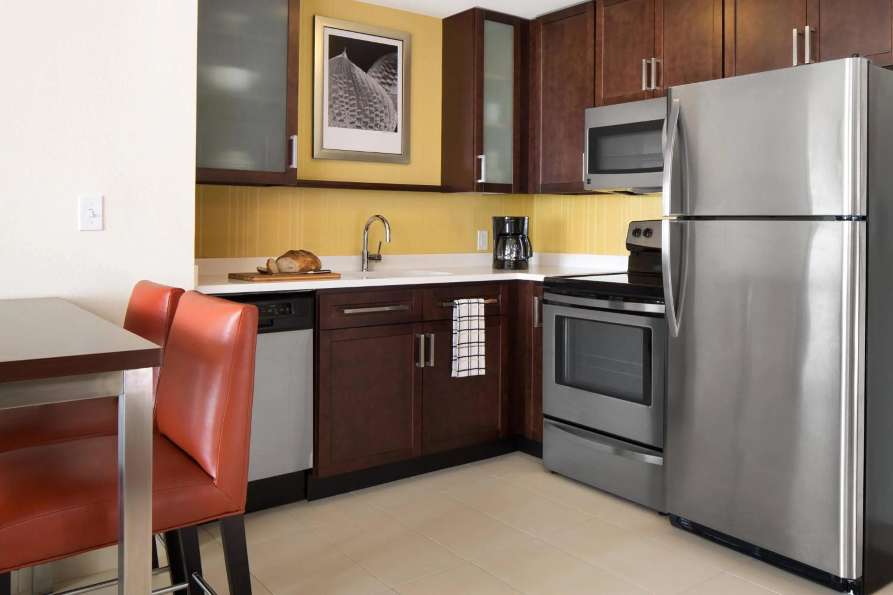 Kitchen or kitchenette in Residence Inn by Marriott Miami Airport West/Doral