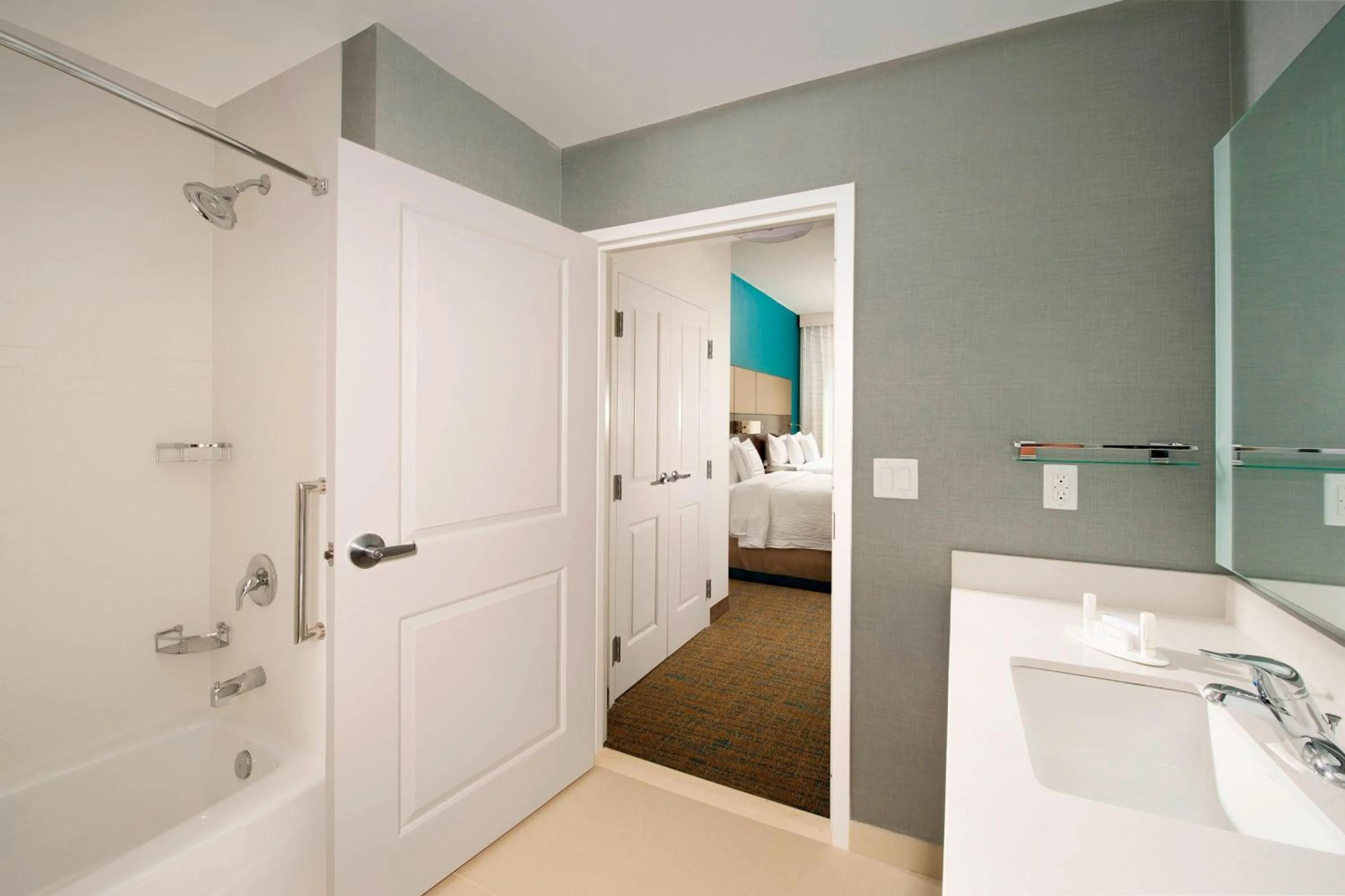 Bathroom in Residence Inn by Marriott Miami Airport West/Doral