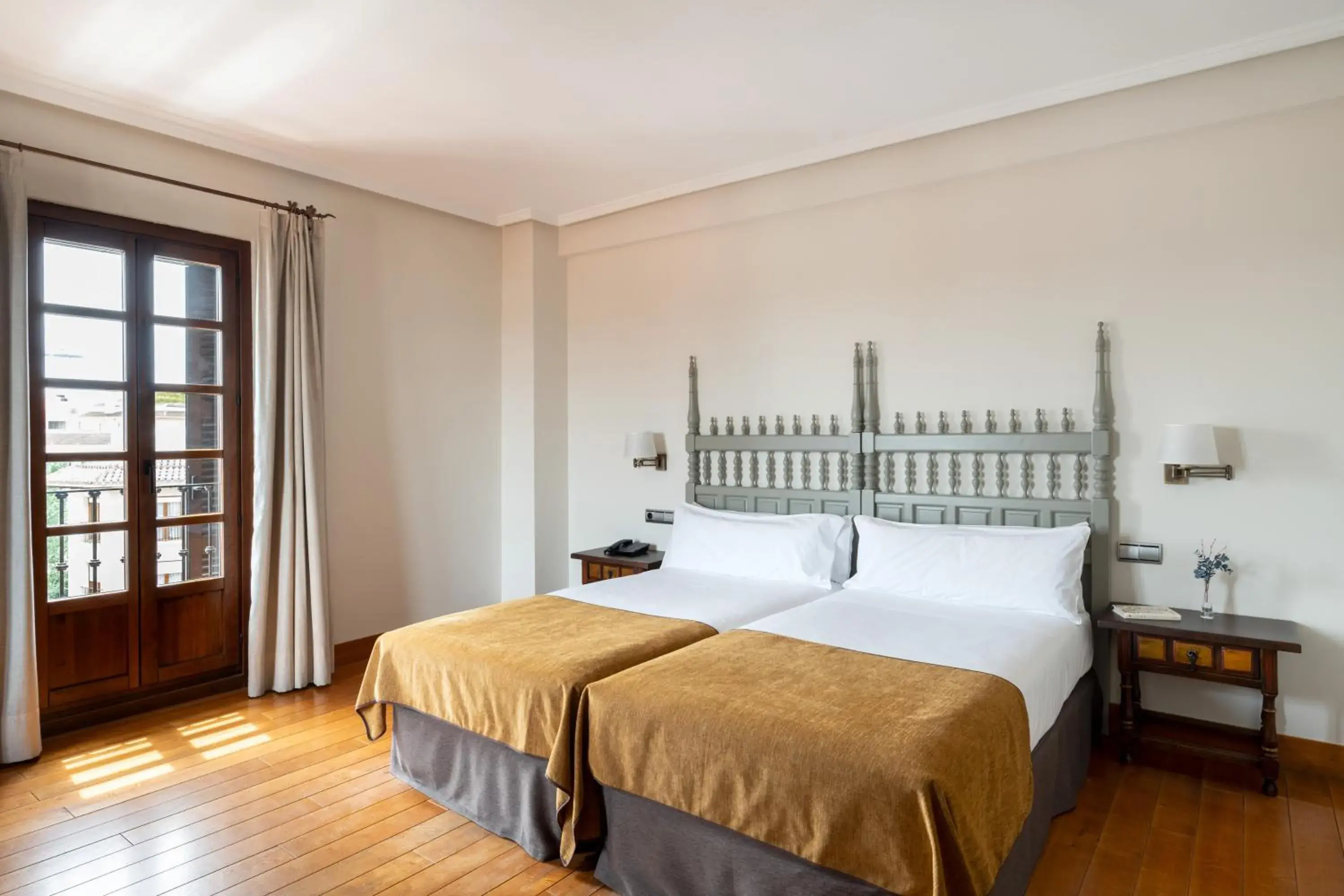 Bedroom, Bed in Parador de Calahorra Bedroom, Bed in Parador de Calahorra