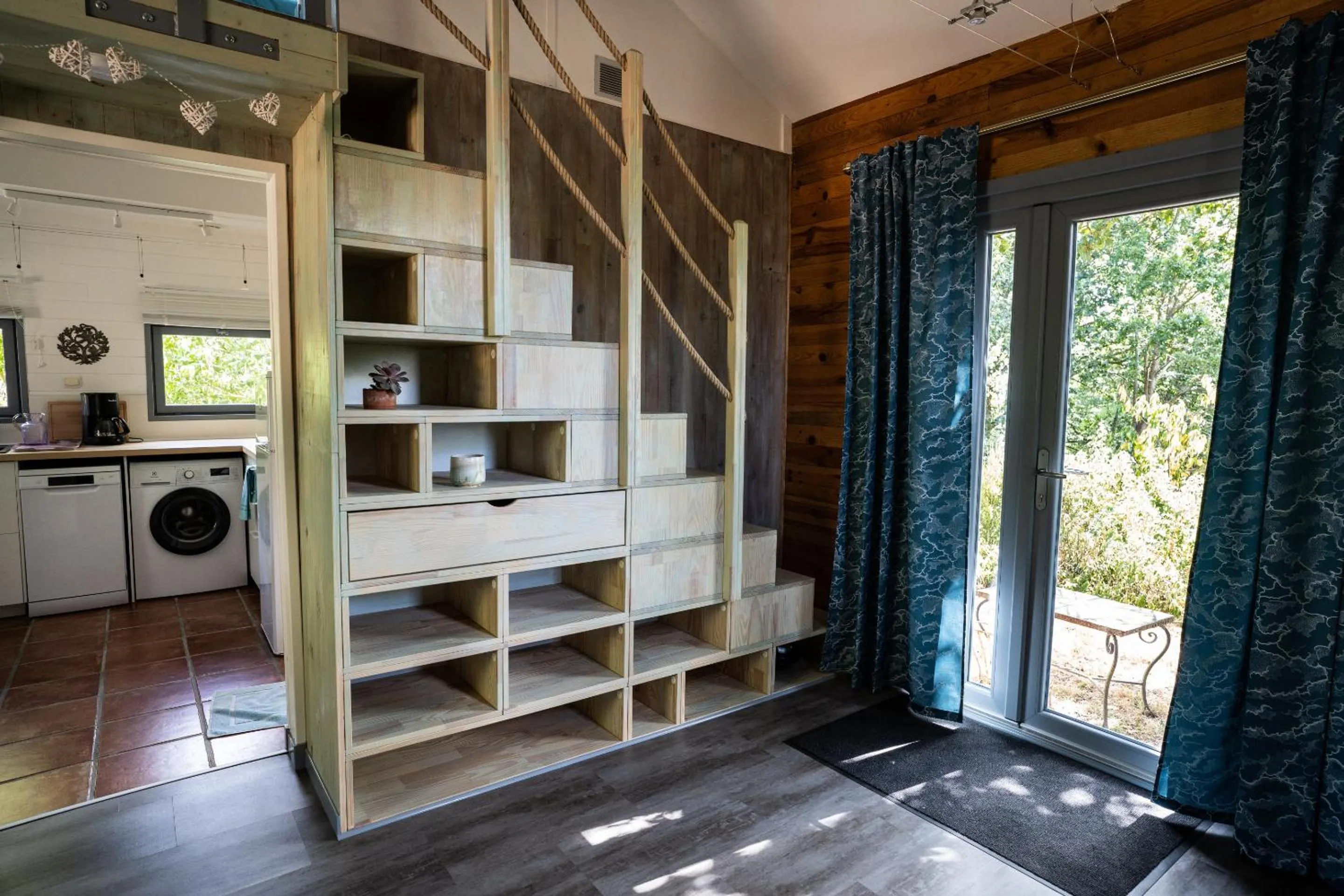 Neighbourhood in Absolut Oiseaux