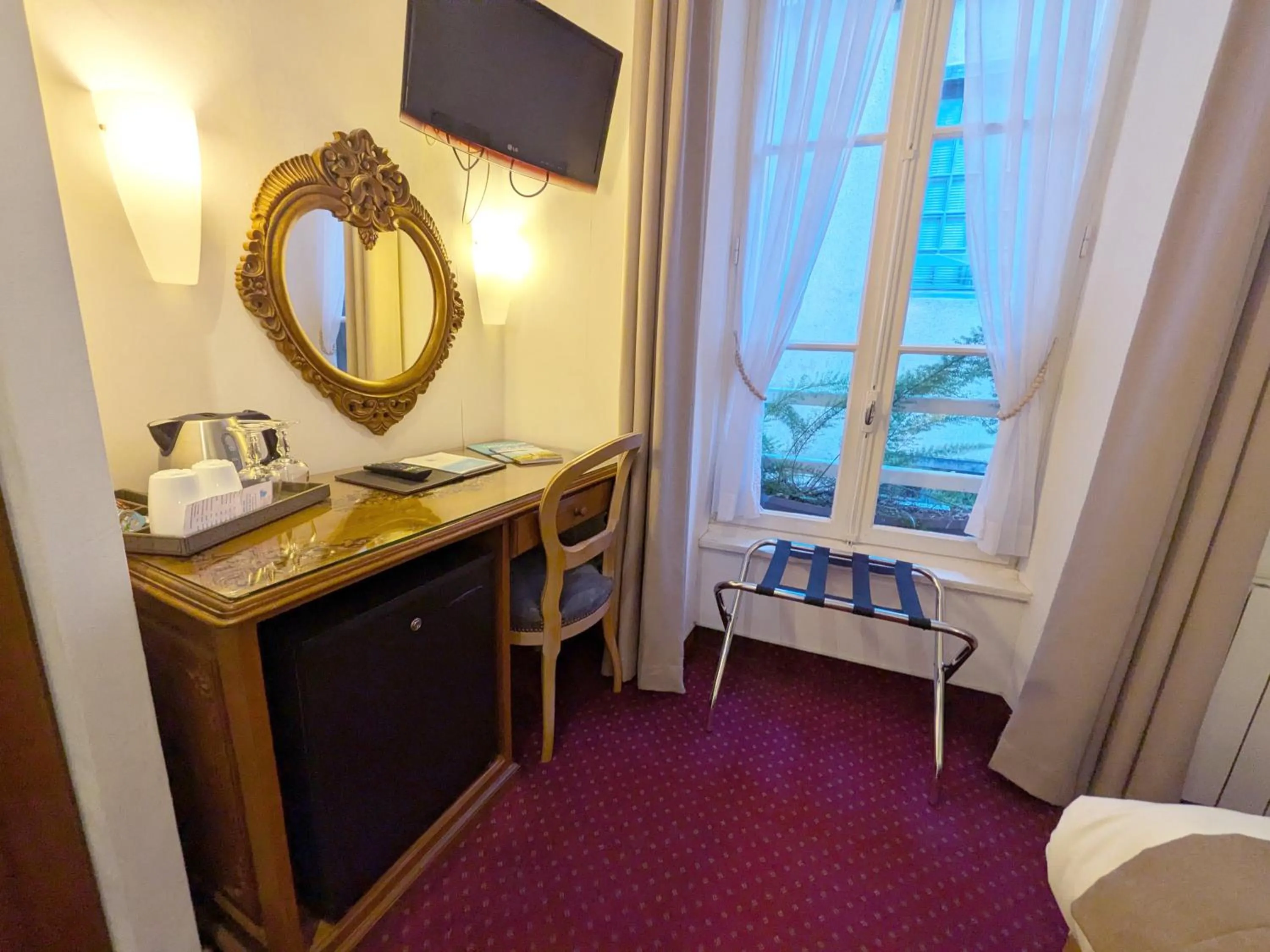 minibar, Bed in Hotel des Abers