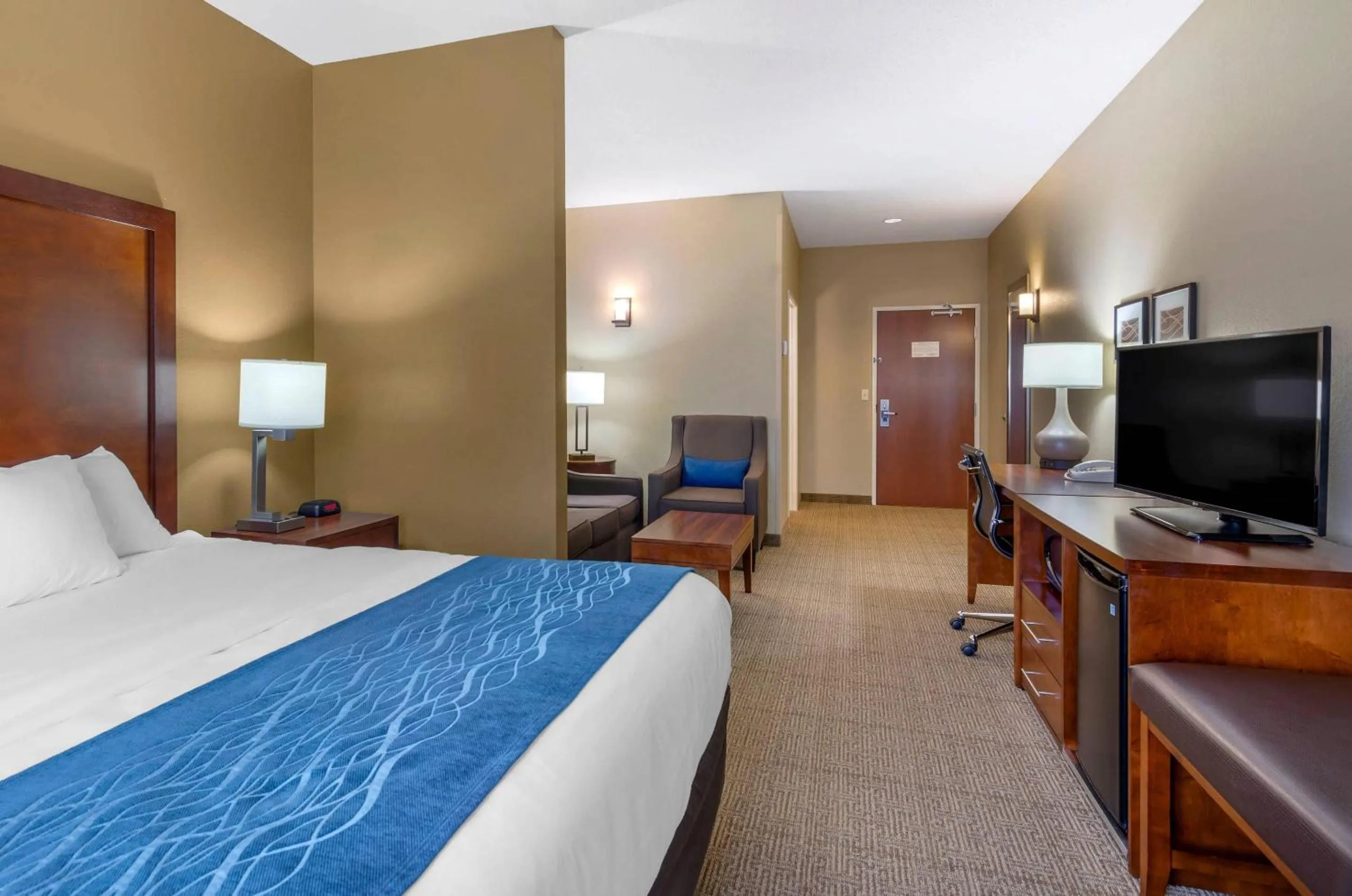 Bedroom, Bed in Comfort Inn & Suites Lynchburg Airport - University Area