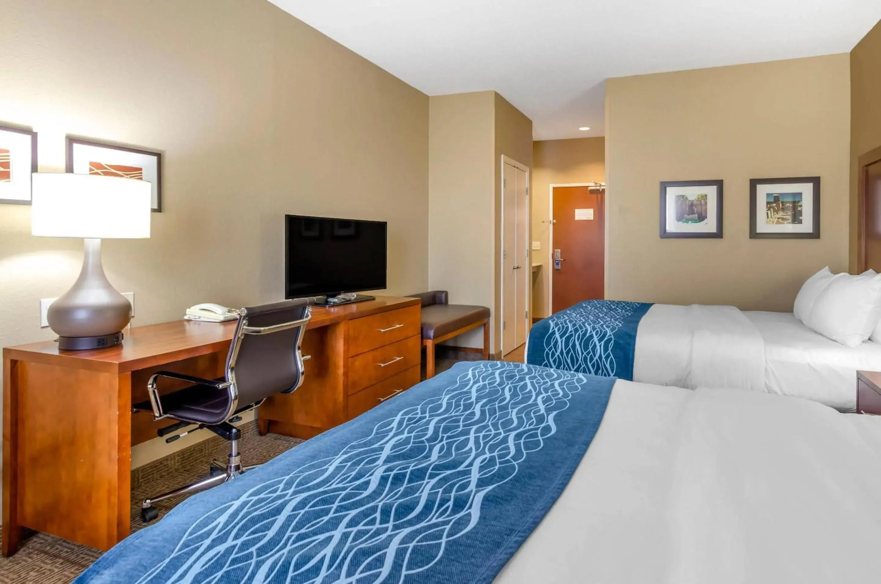 Bedroom, Bed in Comfort Inn & Suites Lynchburg Airport - University Area Bedroom, Bed in Comfort Inn & Suites Lynchburg Airport - University Area