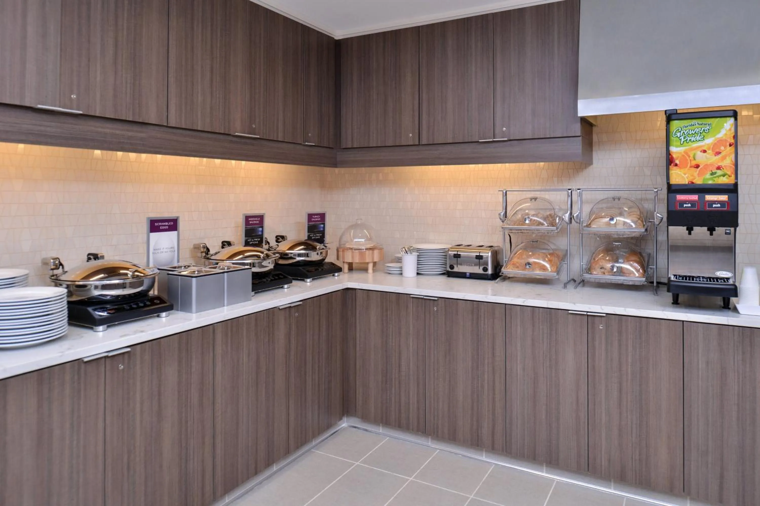 Breakfast in Residence Inn by Marriott Cedar Rapids South