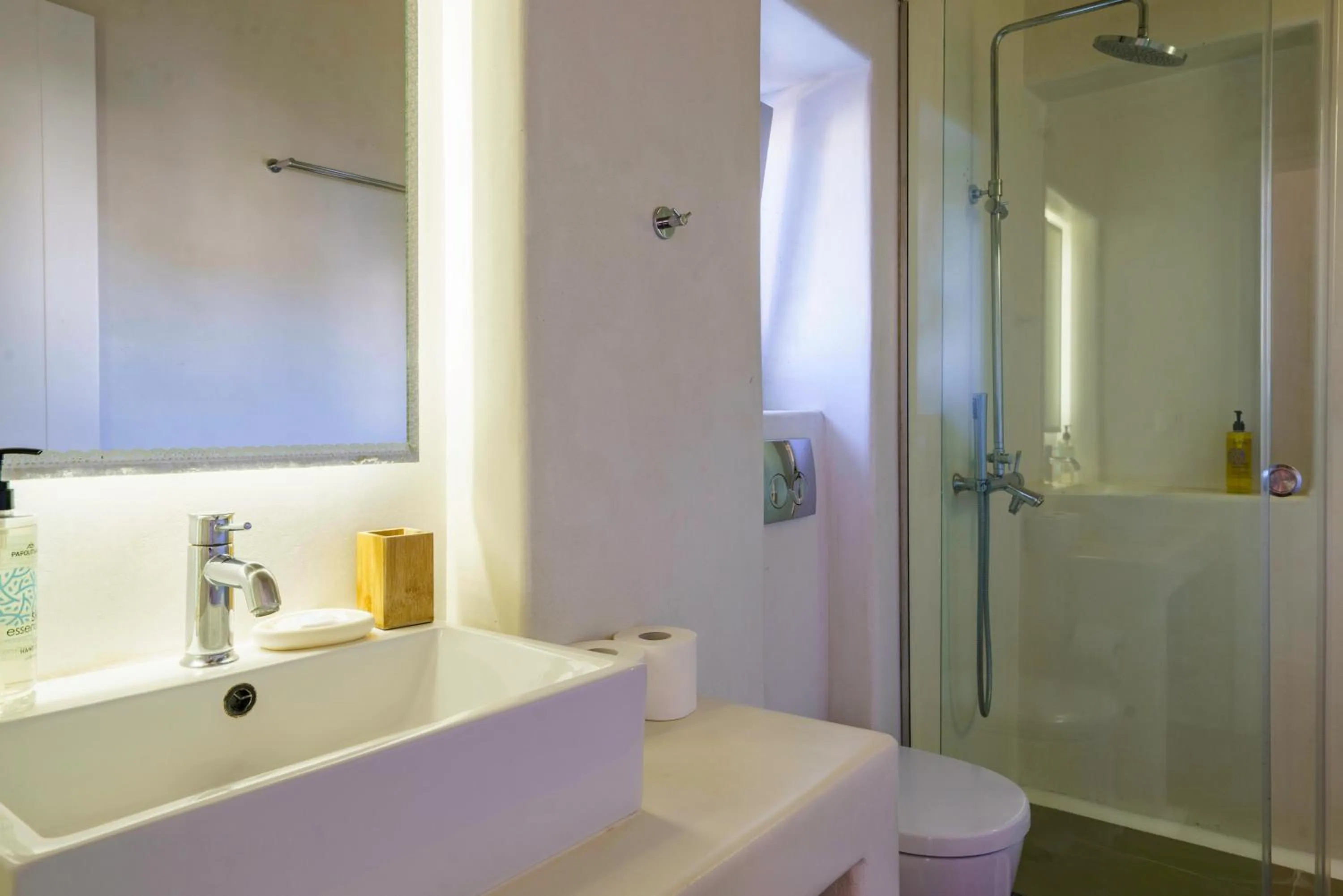 Shower in Cloud Blue