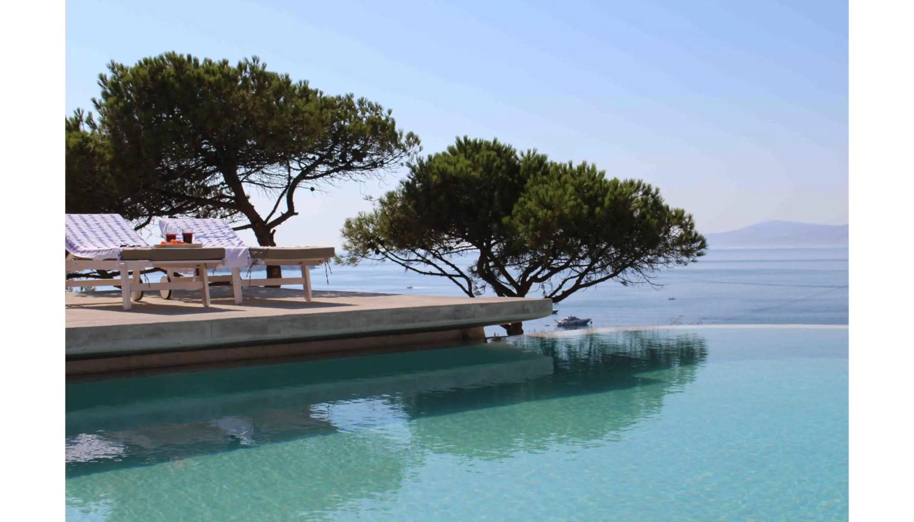 Sea view in Cloud Blue