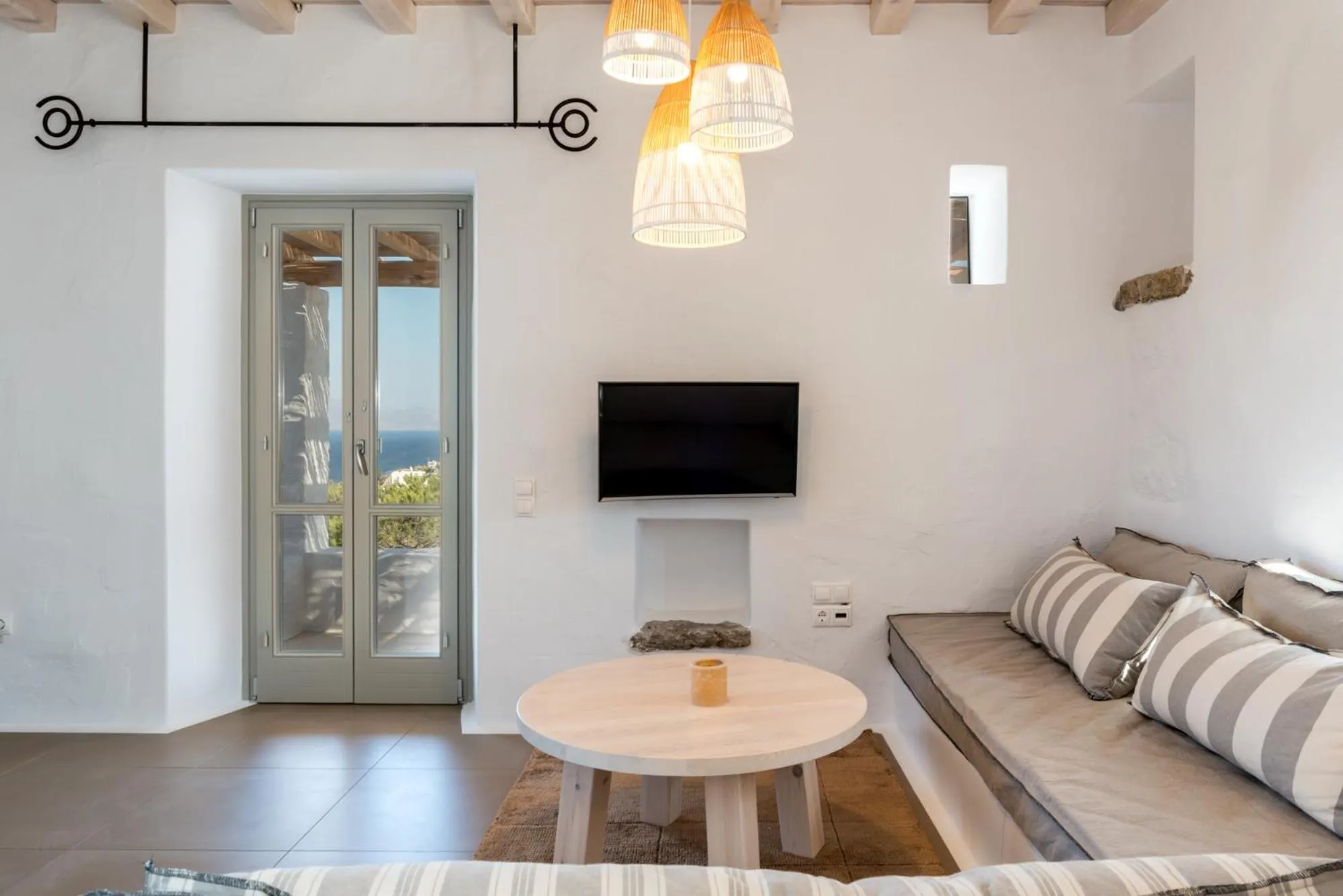 TV and multimedia in Cloud Blue