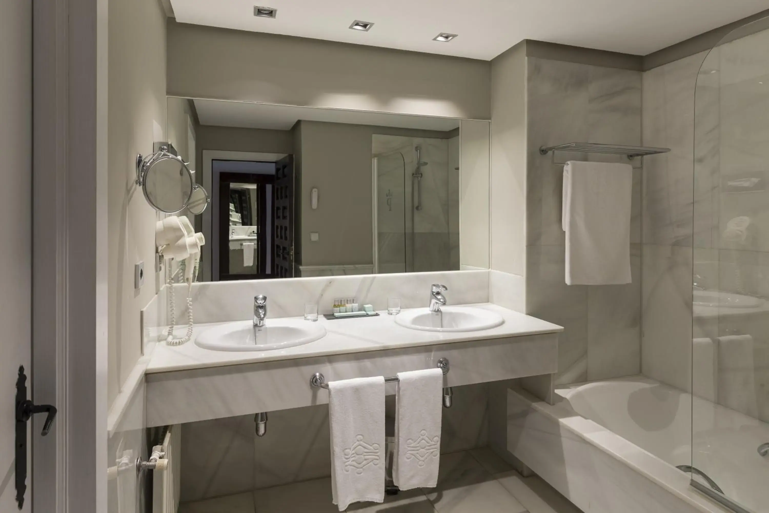 Toilet in Parador de Toledo Toilet in Parador de Toledo