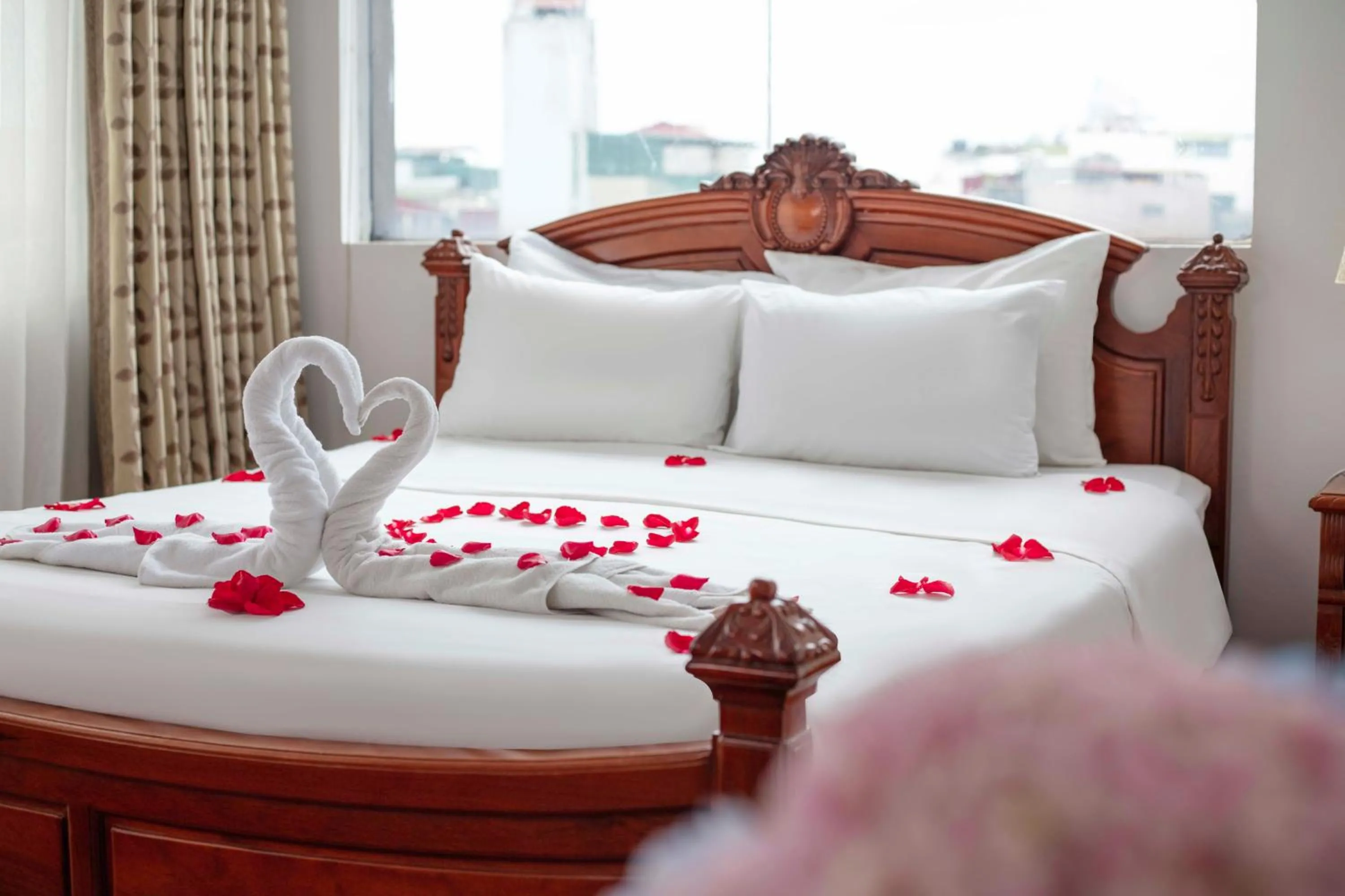 Junior Suite with Balcony - single occupancy in Hanoi Phoenix Premium Hotel