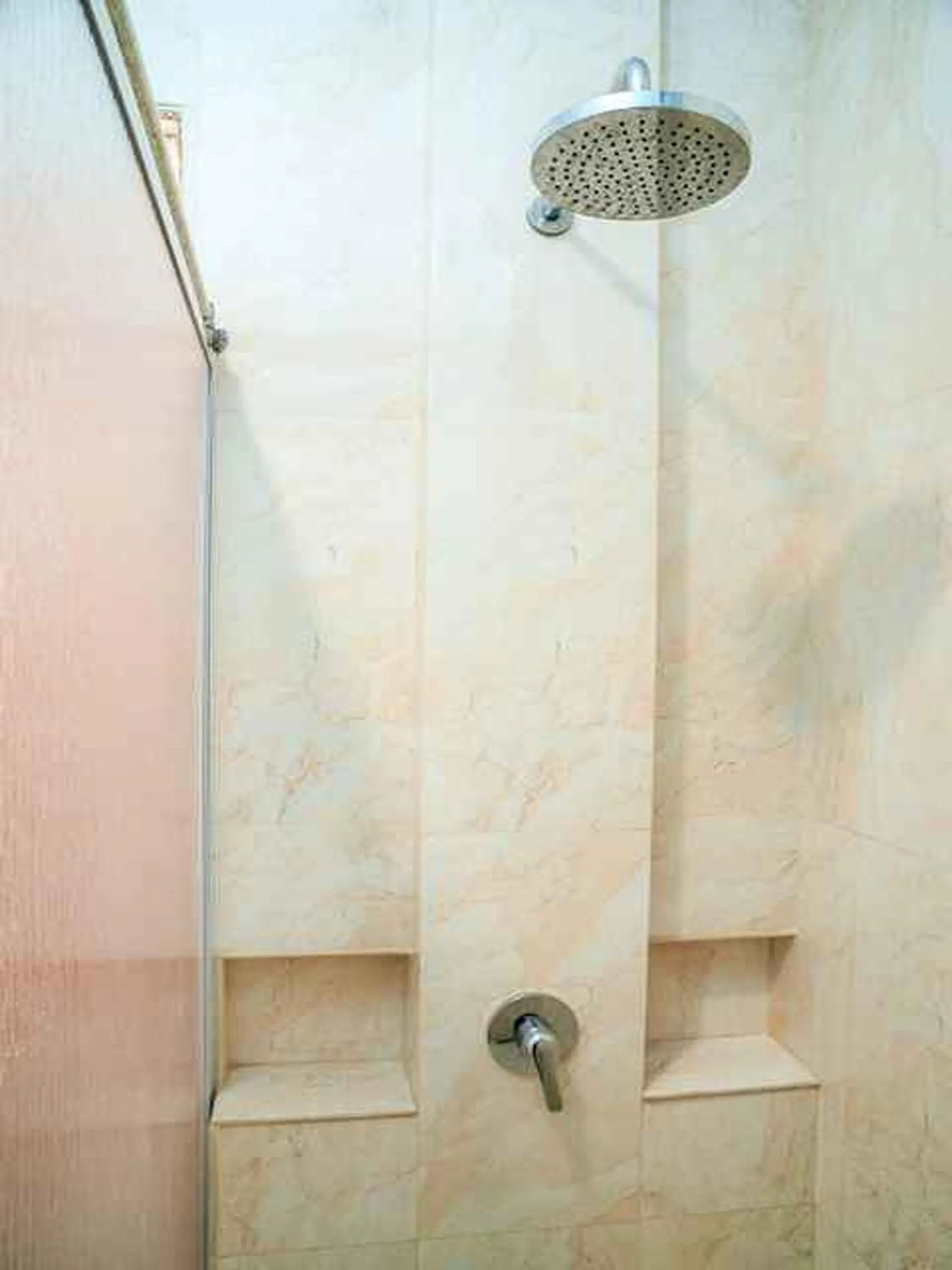 Bathroom in Ahadiat Hotel & Bungalow