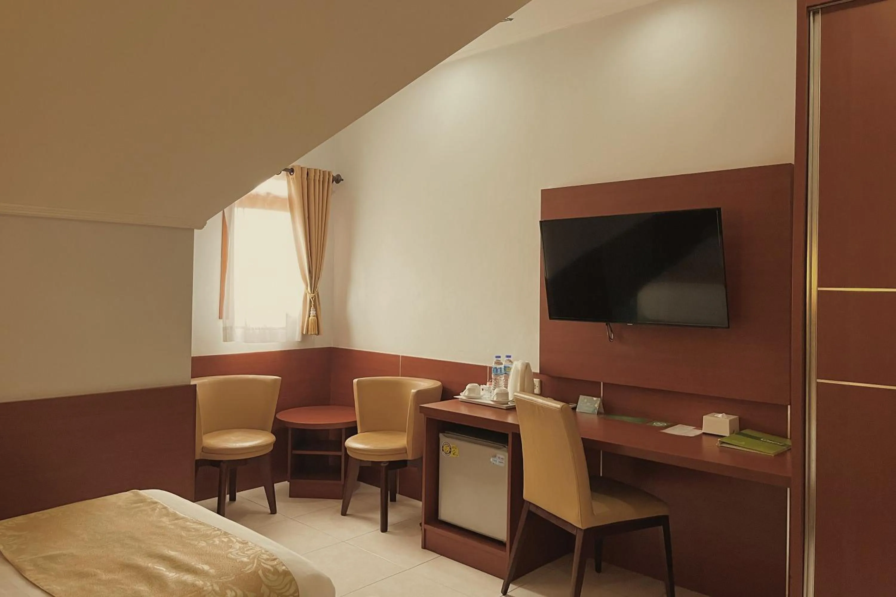 TV and multimedia, Bed in Ahadiat Hotel & Bungalow