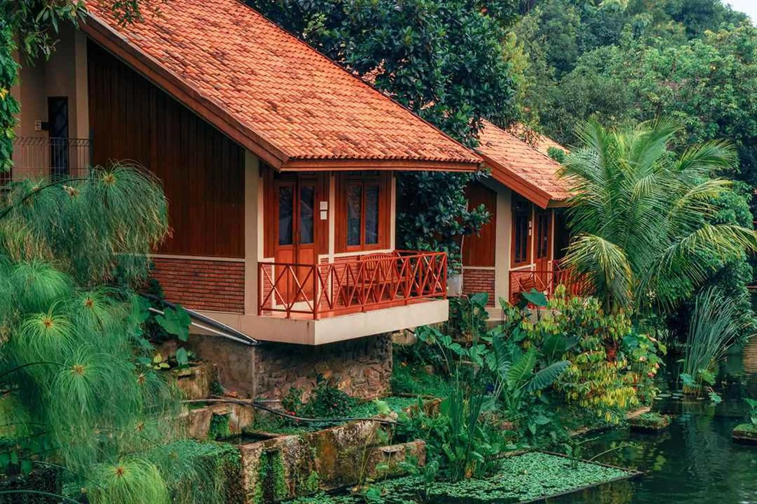 Property building in Ahadiat Hotel & Bungalow