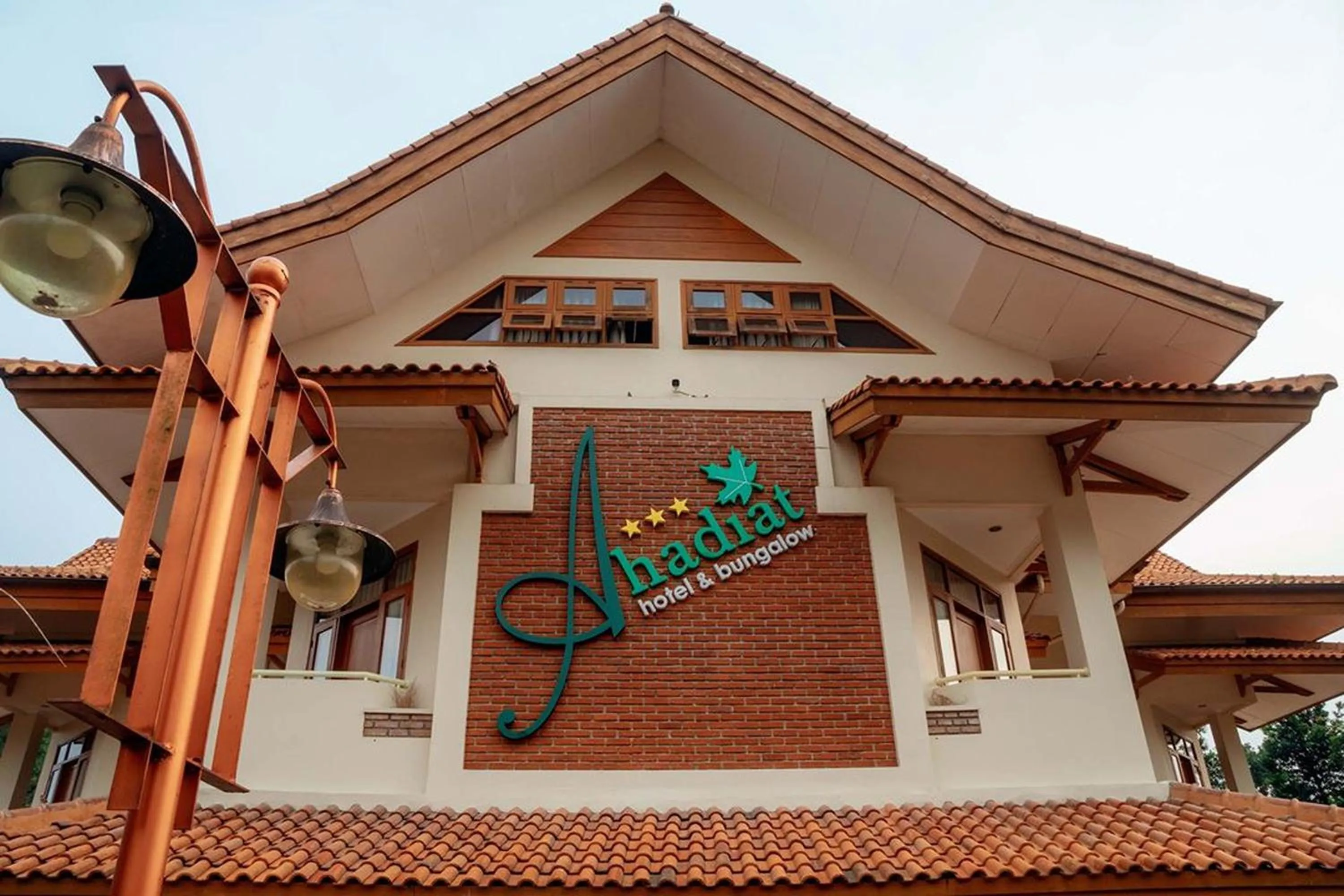 Property building in Ahadiat Hotel & Bungalow