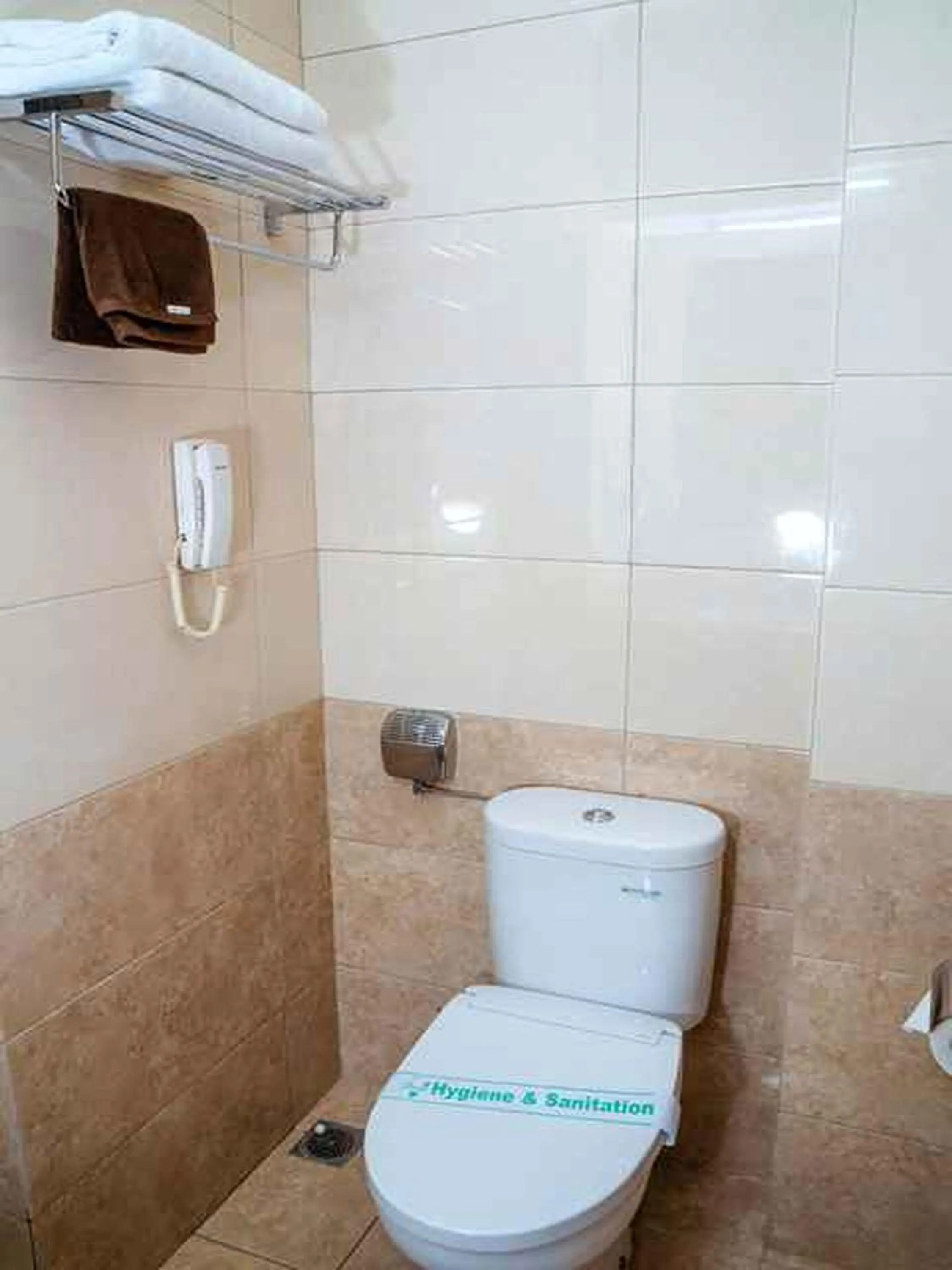 Bathroom in Ahadiat Hotel & Bungalow