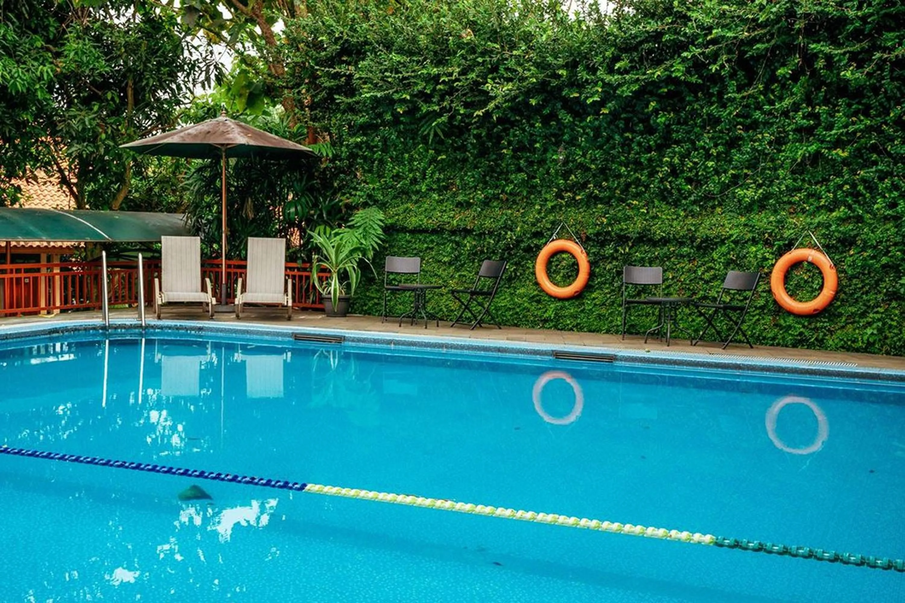 Swimming pool in Ahadiat Hotel & Bungalow