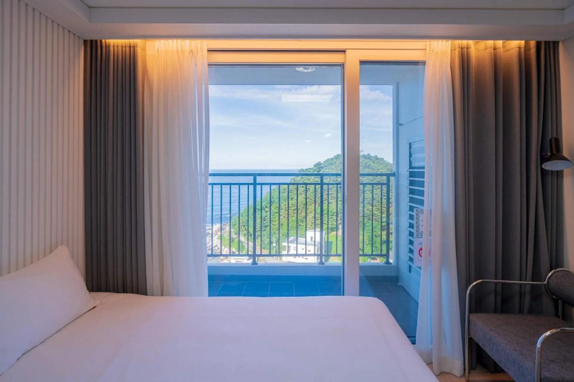 Bed in The Ocean by Owners hotel Yangyang